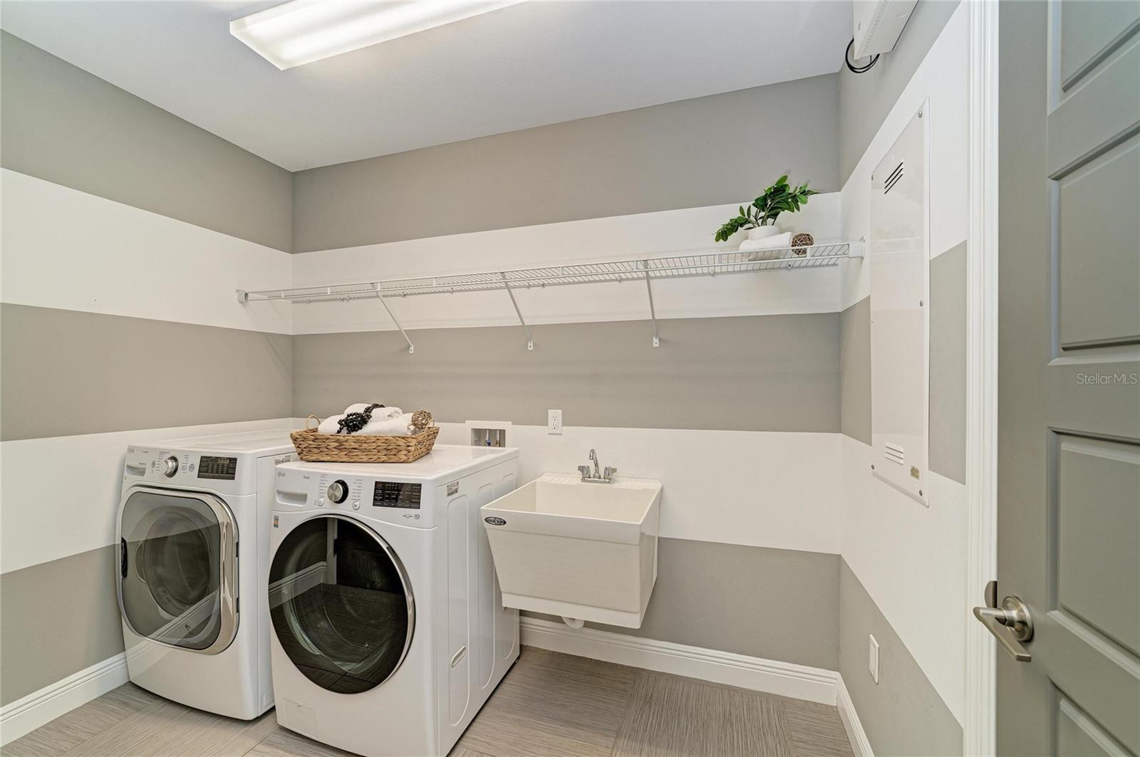 826 HONEYFLOWER LOOP