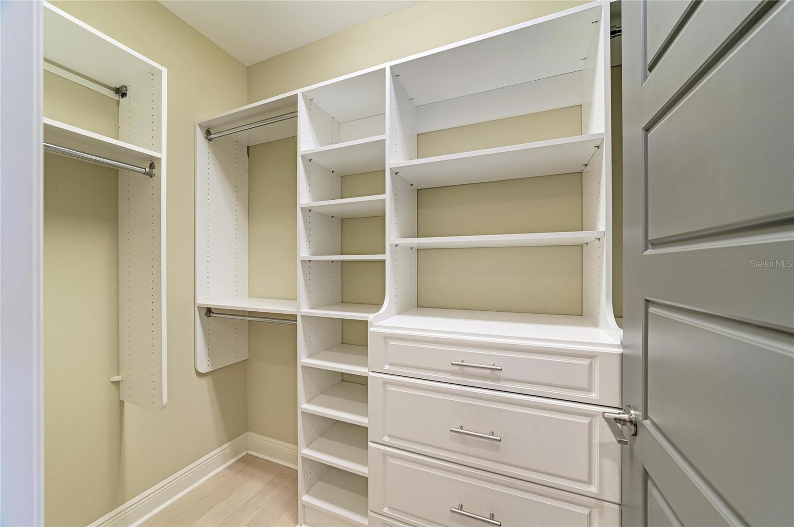 826 HONEYFLOWER LOOP