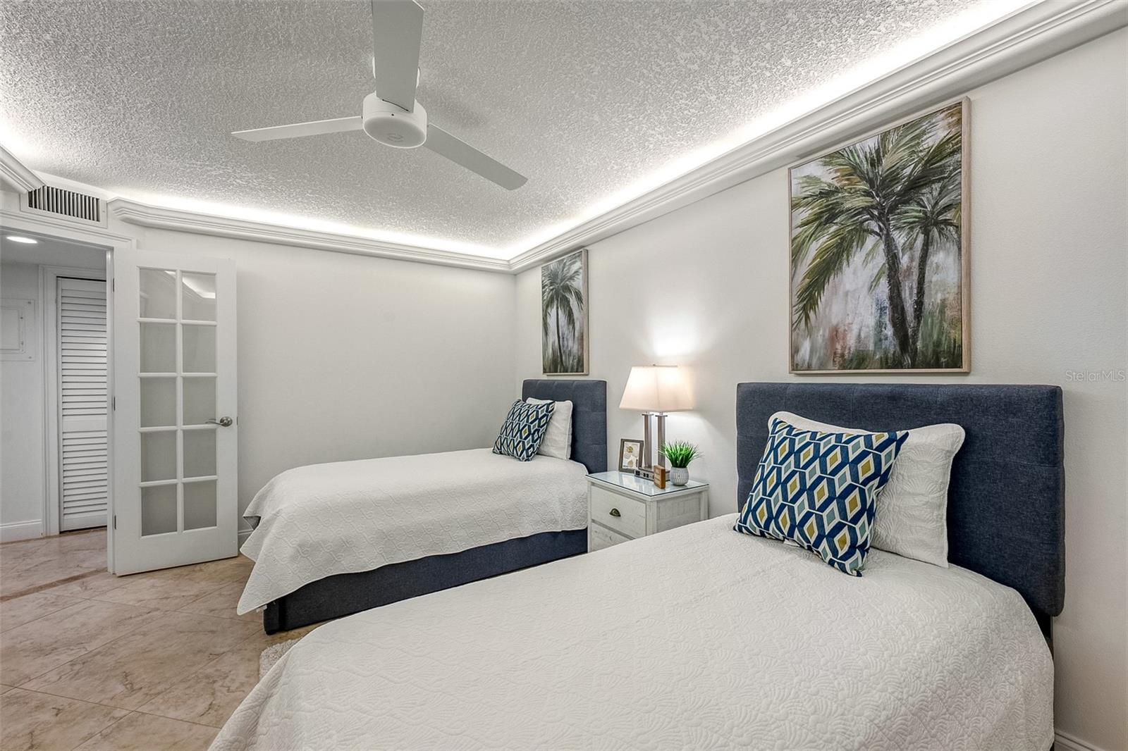 20 WHISPERING SANDS DR #1102