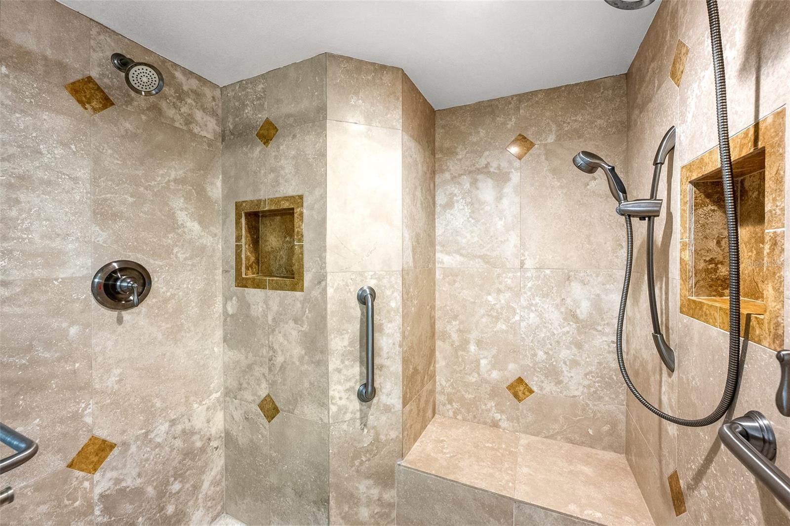 20 WHISPERING SANDS DR #1102