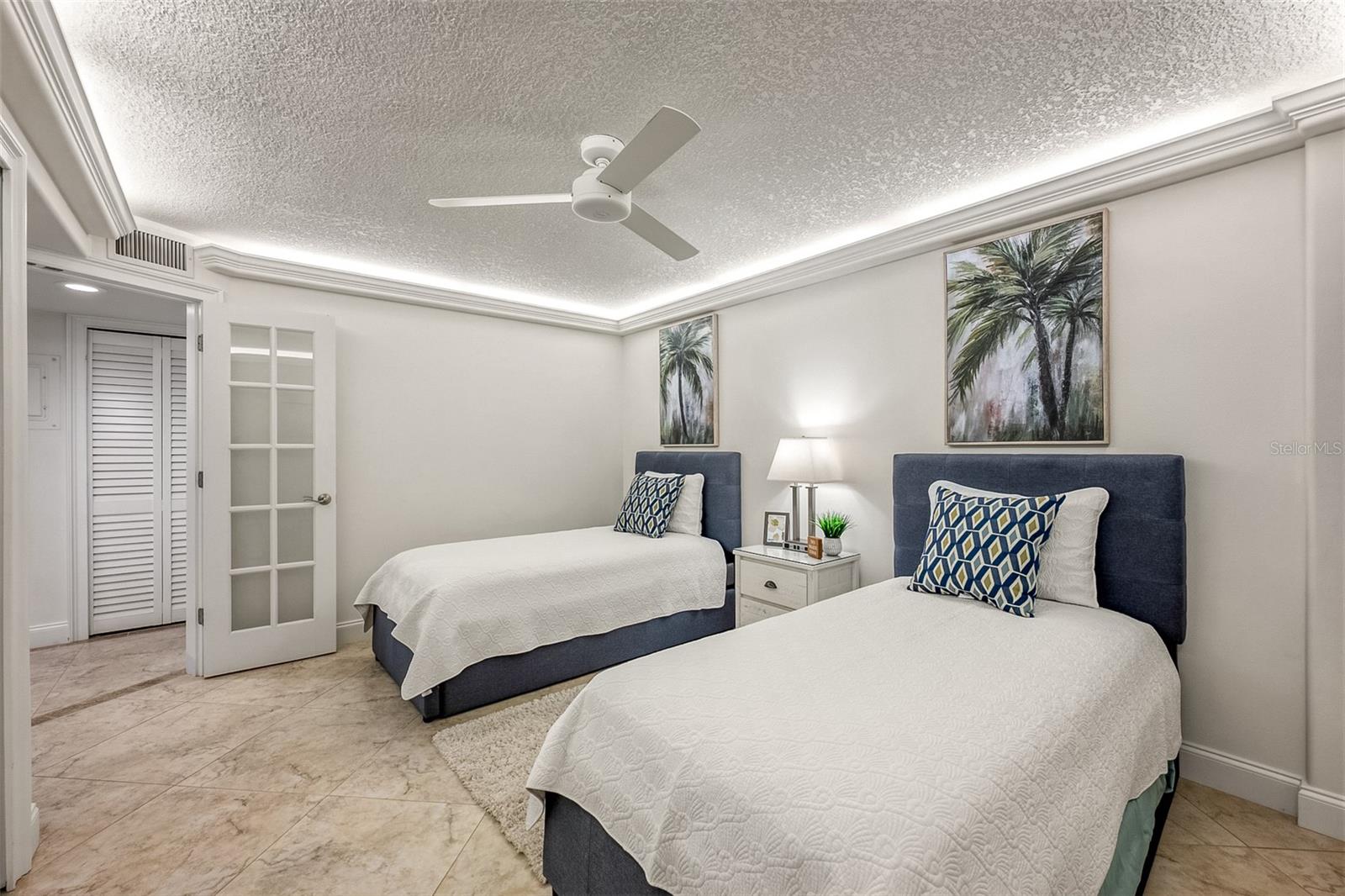 20 WHISPERING SANDS DR #1102