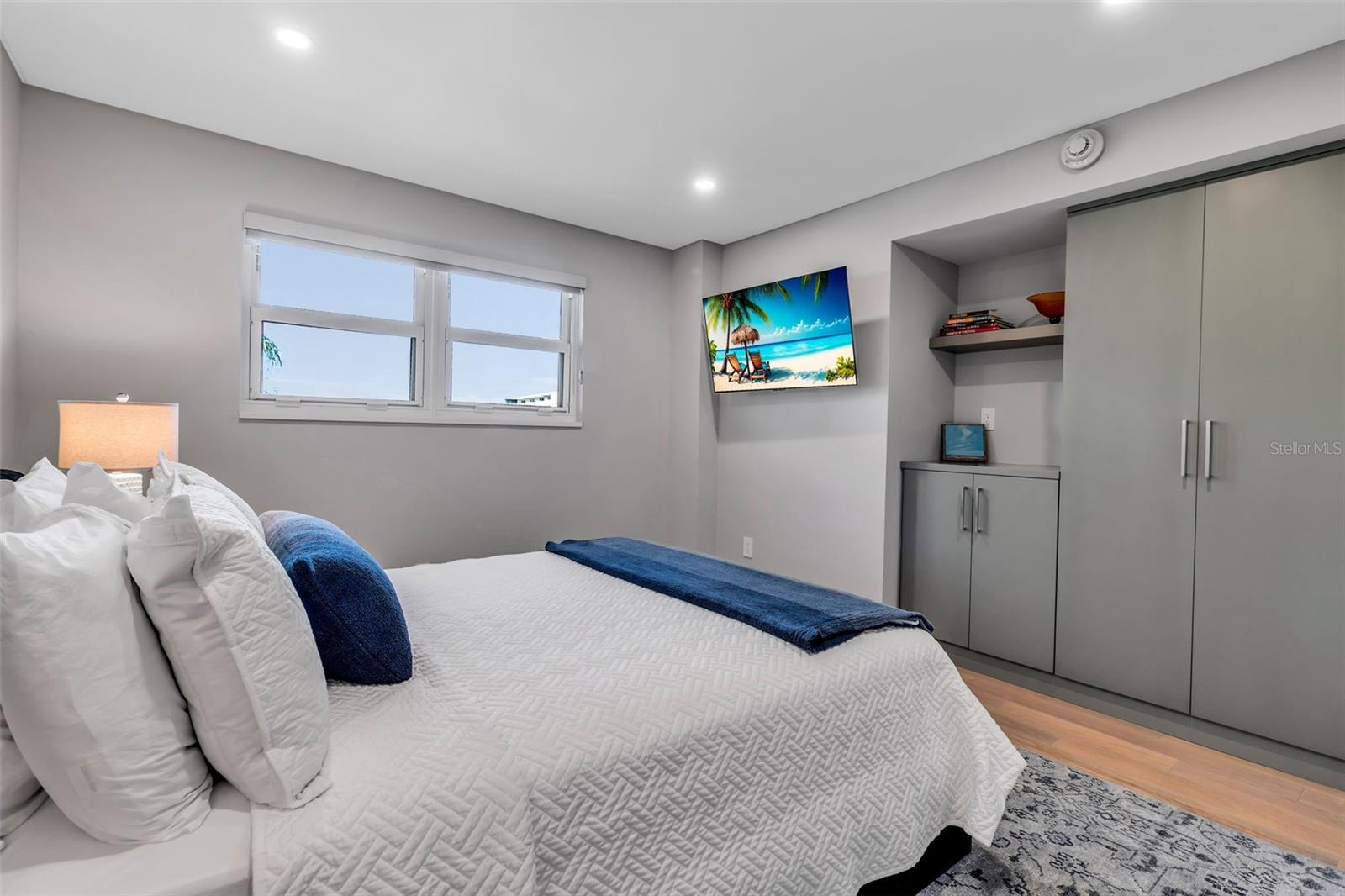 5740 MIDNIGHT PASS RD #403