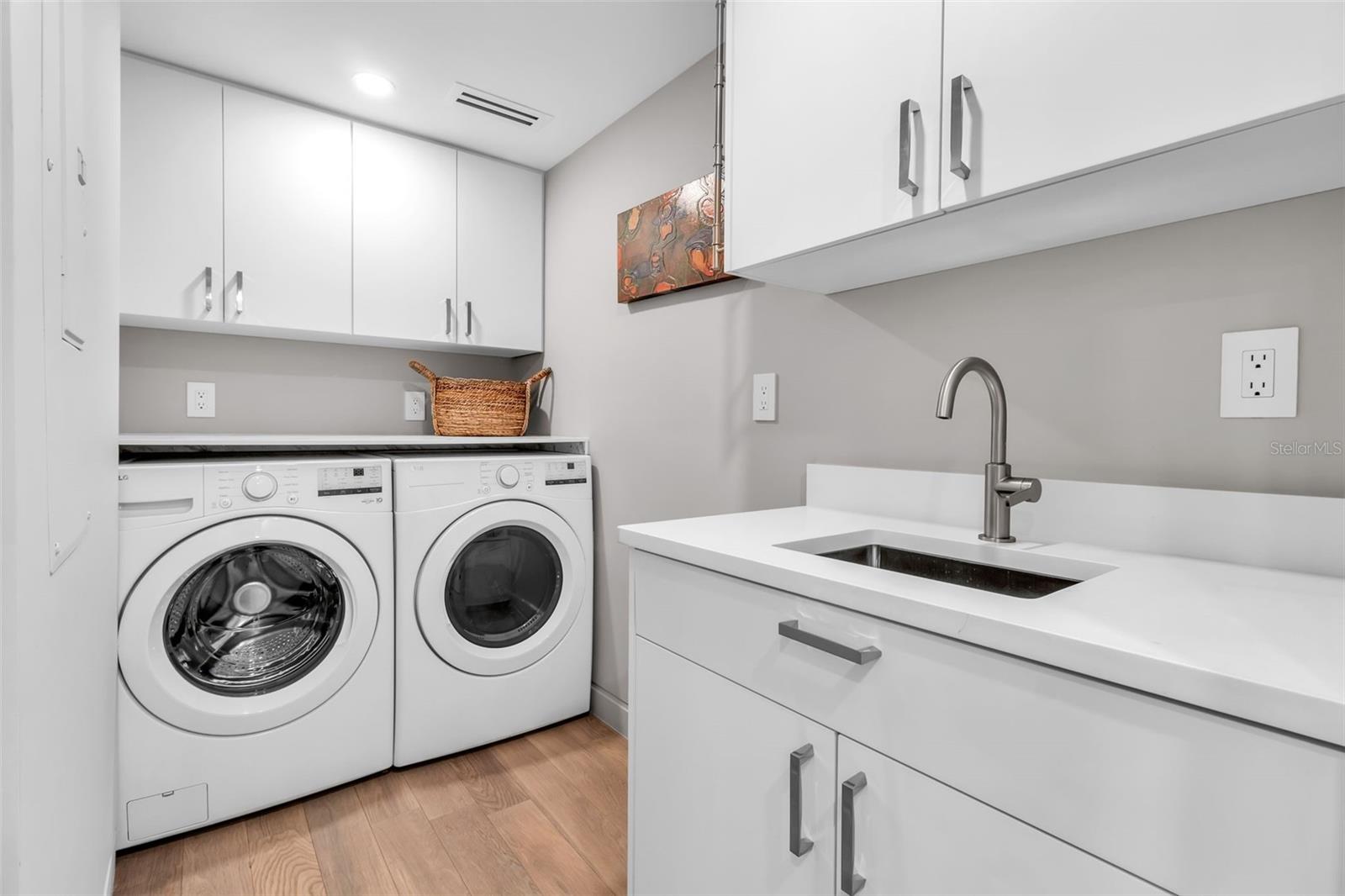 5740 MIDNIGHT PASS RD #403