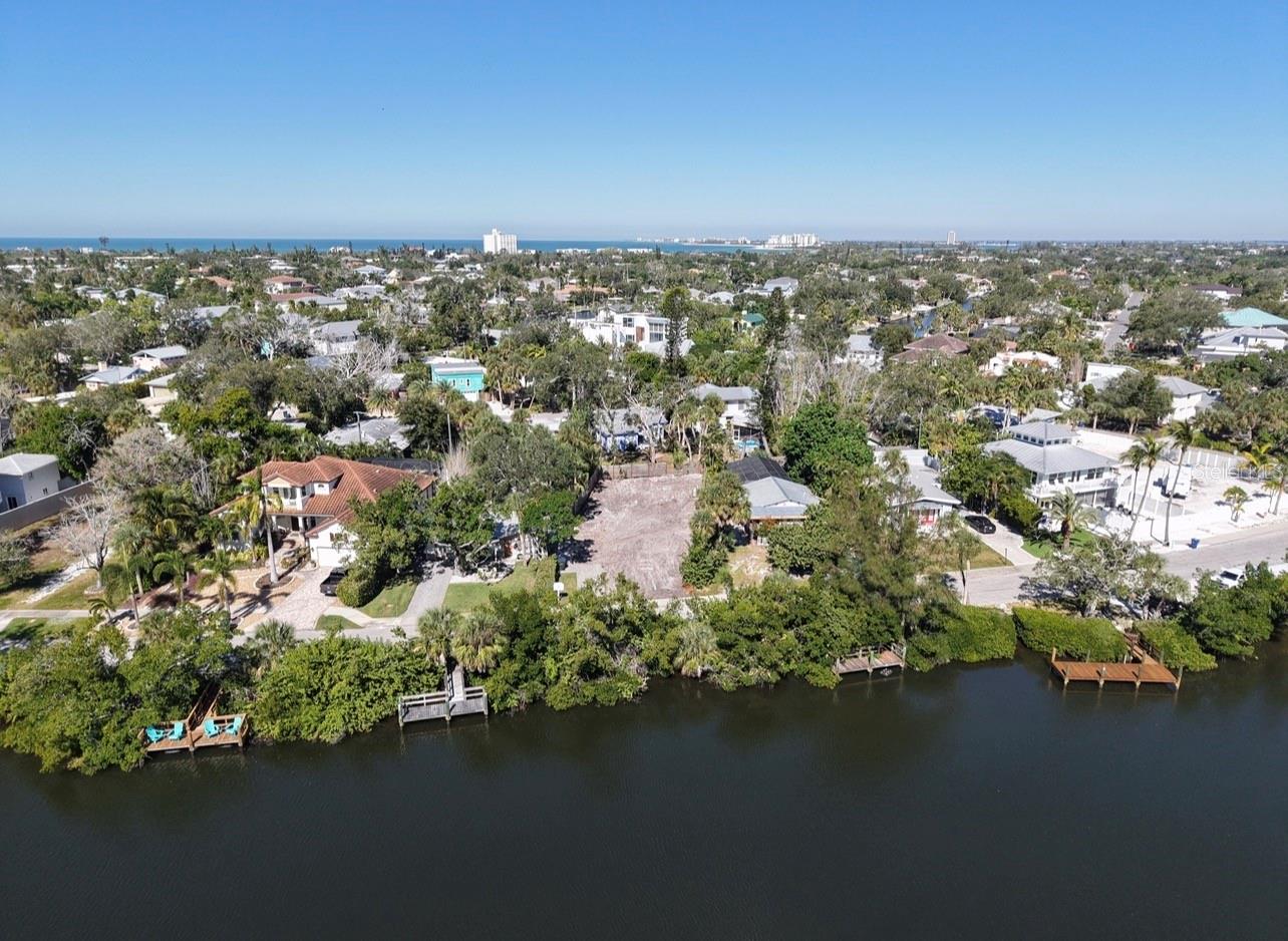 671 AVENIDA DEL NORTE