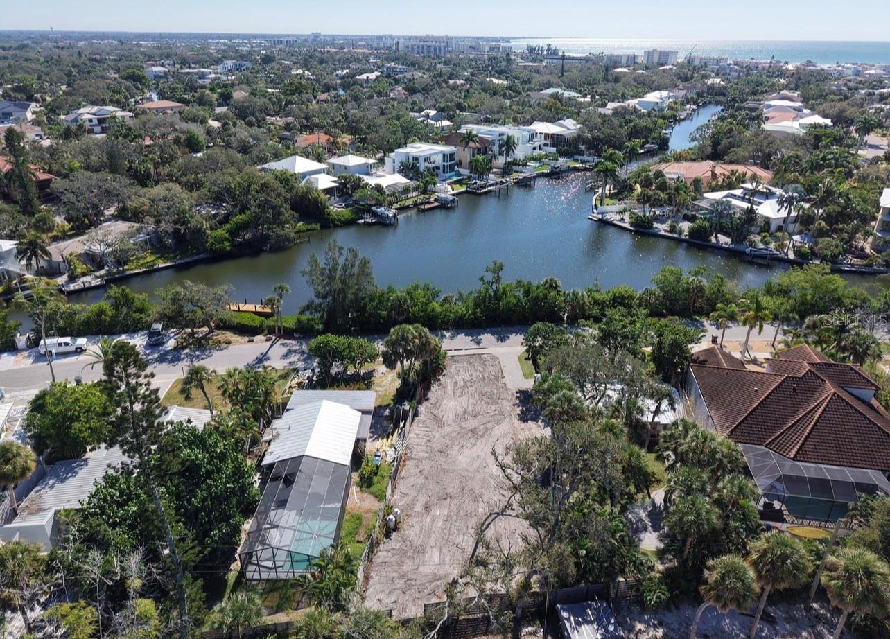 671 AVENIDA DEL NORTE