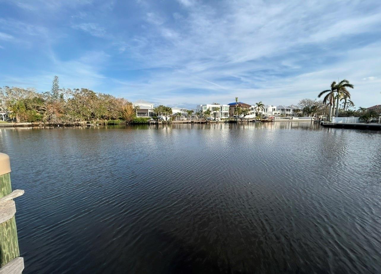 671 AVENIDA DEL NORTE