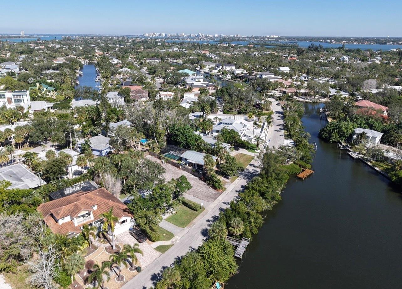 671 AVENIDA DEL NORTE