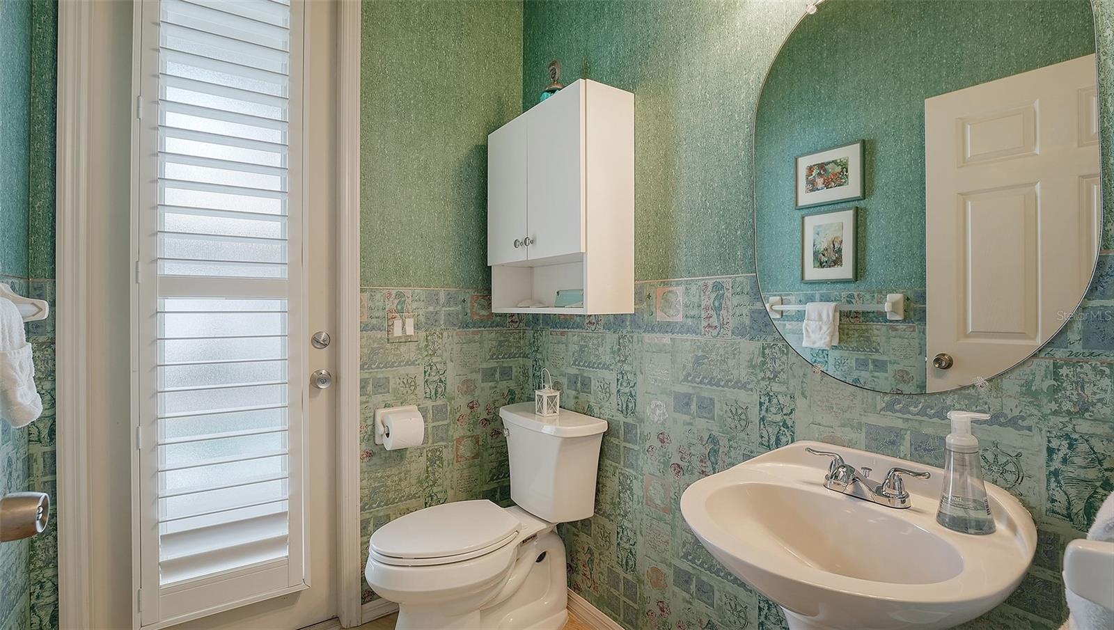533 FALLBROOK DR