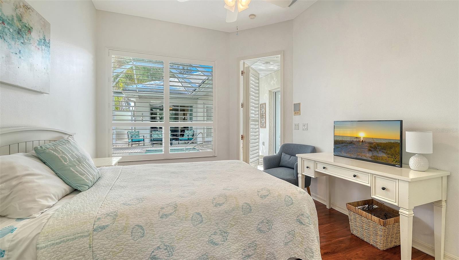 533 FALLBROOK DR