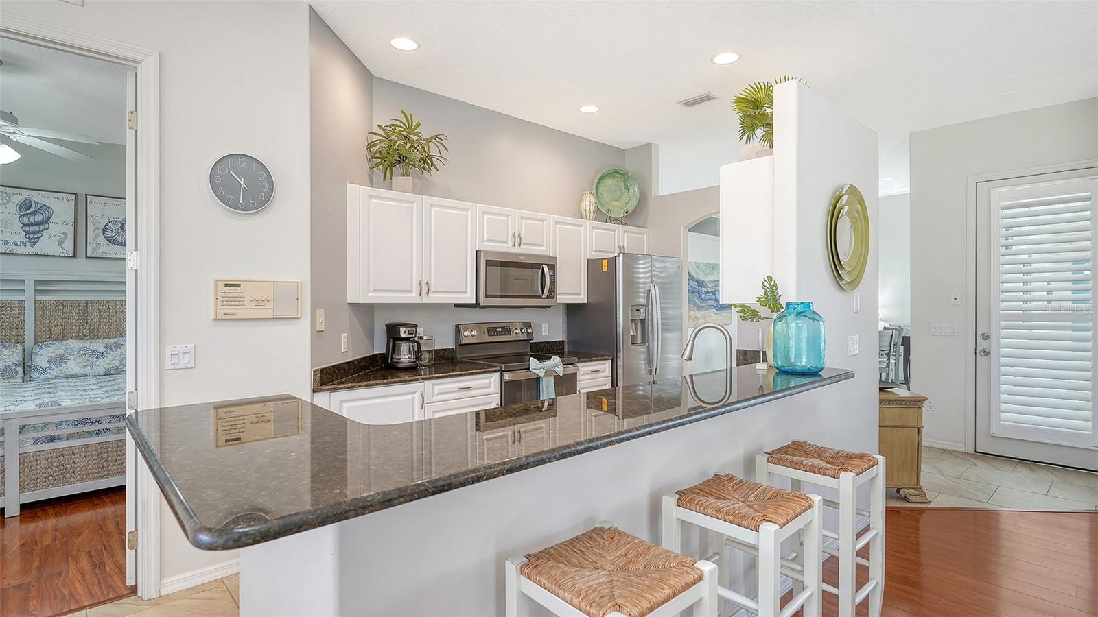 533 FALLBROOK DR
