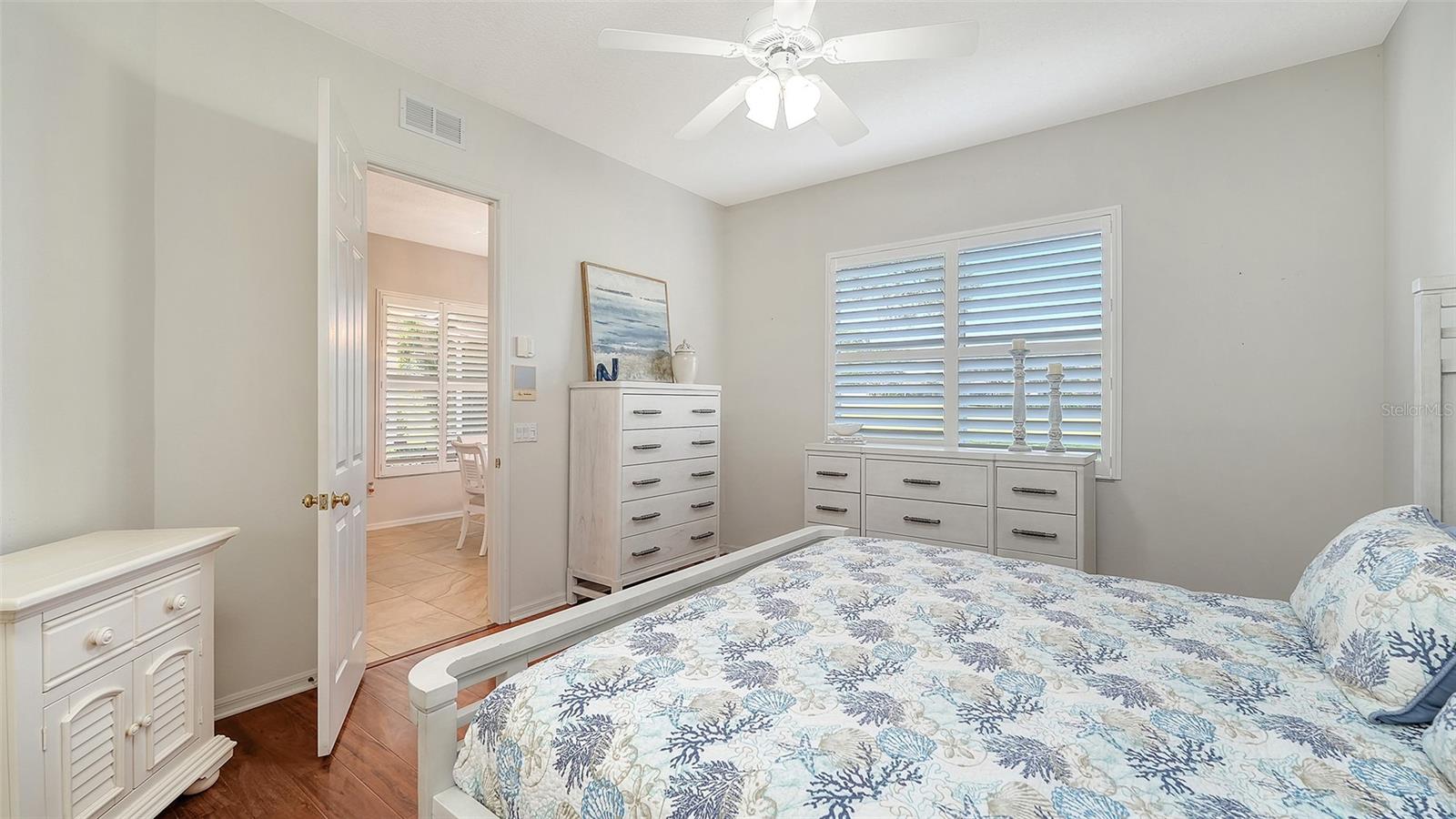 533 FALLBROOK DR