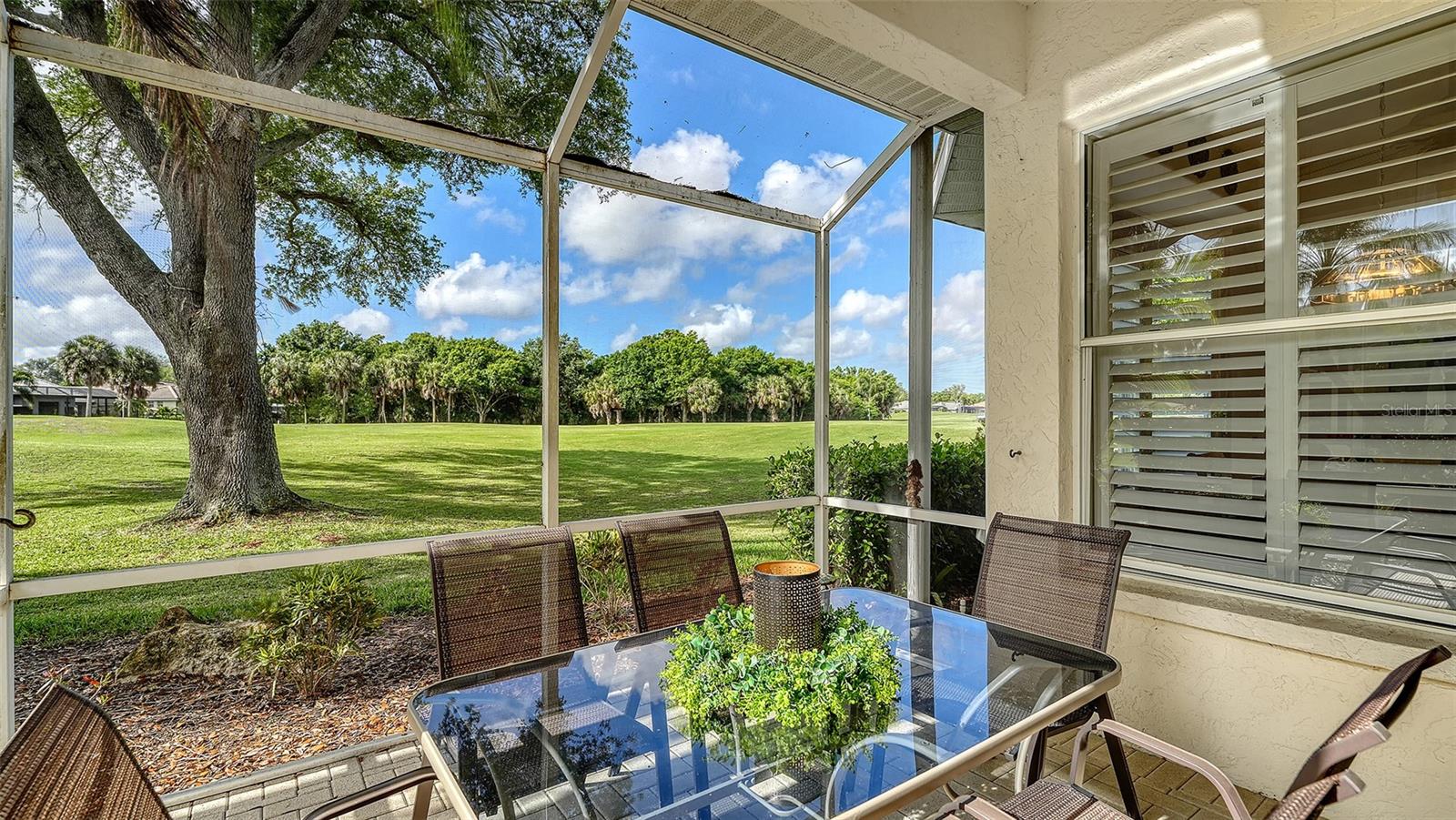 533 FALLBROOK DR