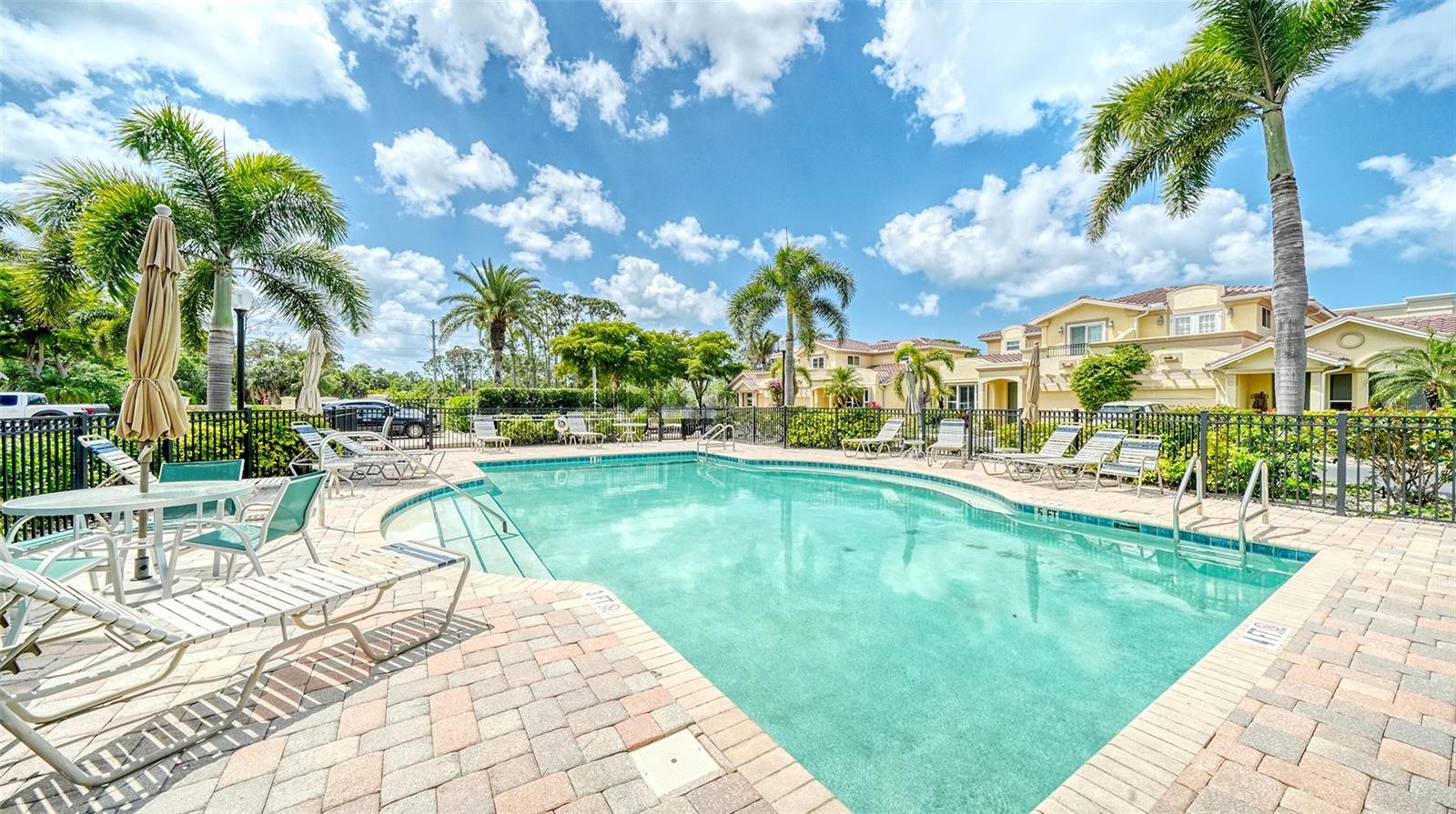 1116 BEACHCOMBER CT #3
