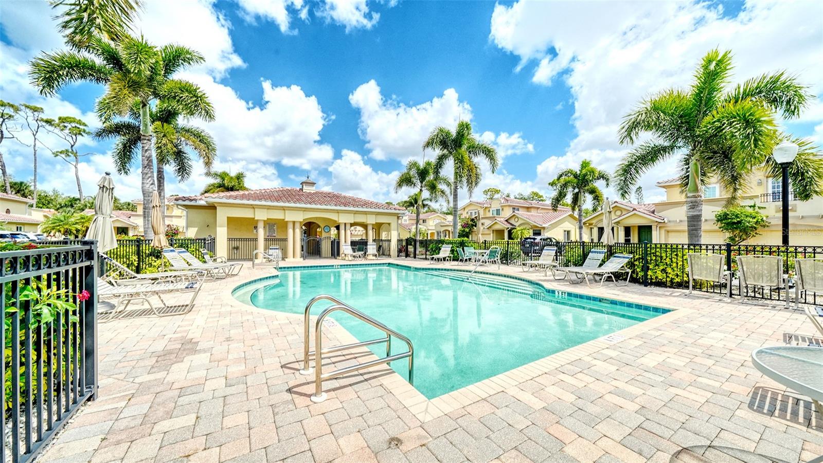 1116 BEACHCOMBER CT #3