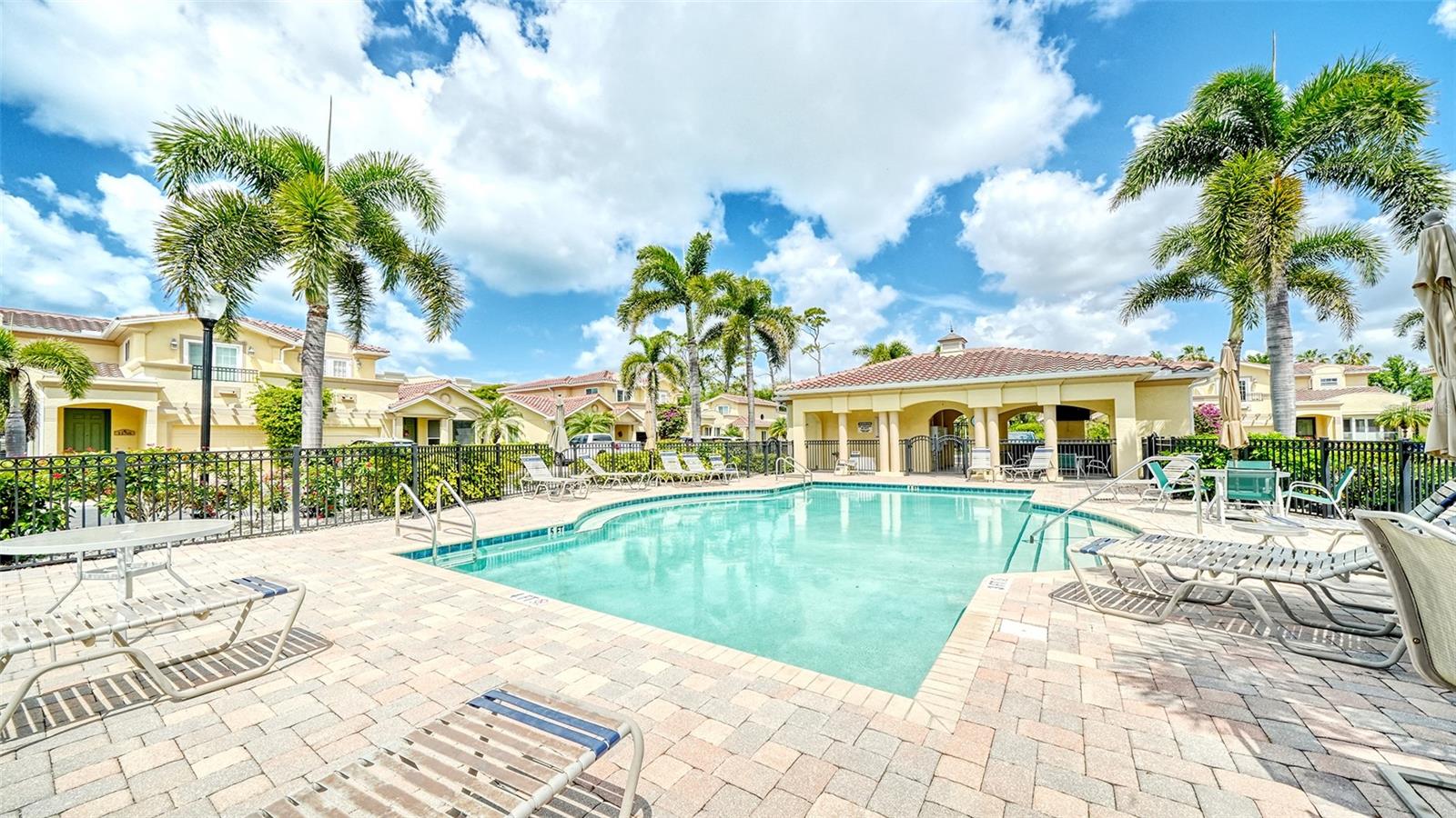 1116 BEACHCOMBER CT #3