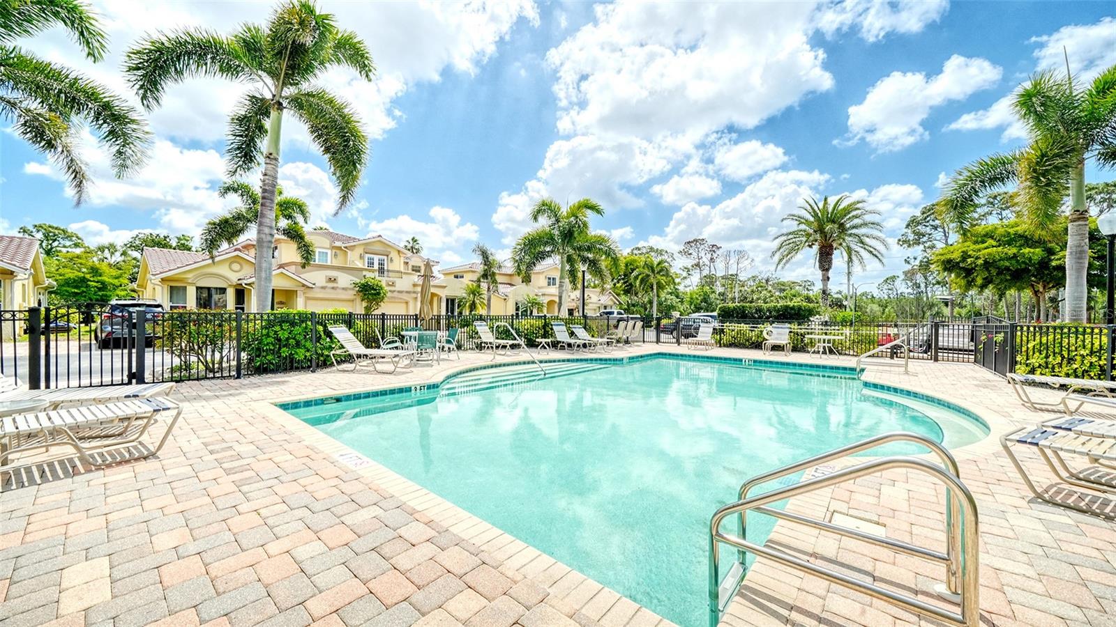 1116 BEACHCOMBER CT #3