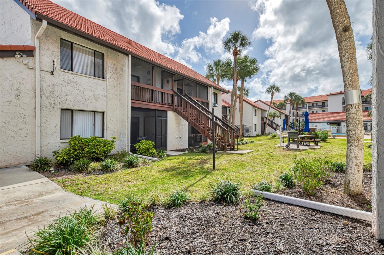 1612 STICKNEY POINT RD #1612-1