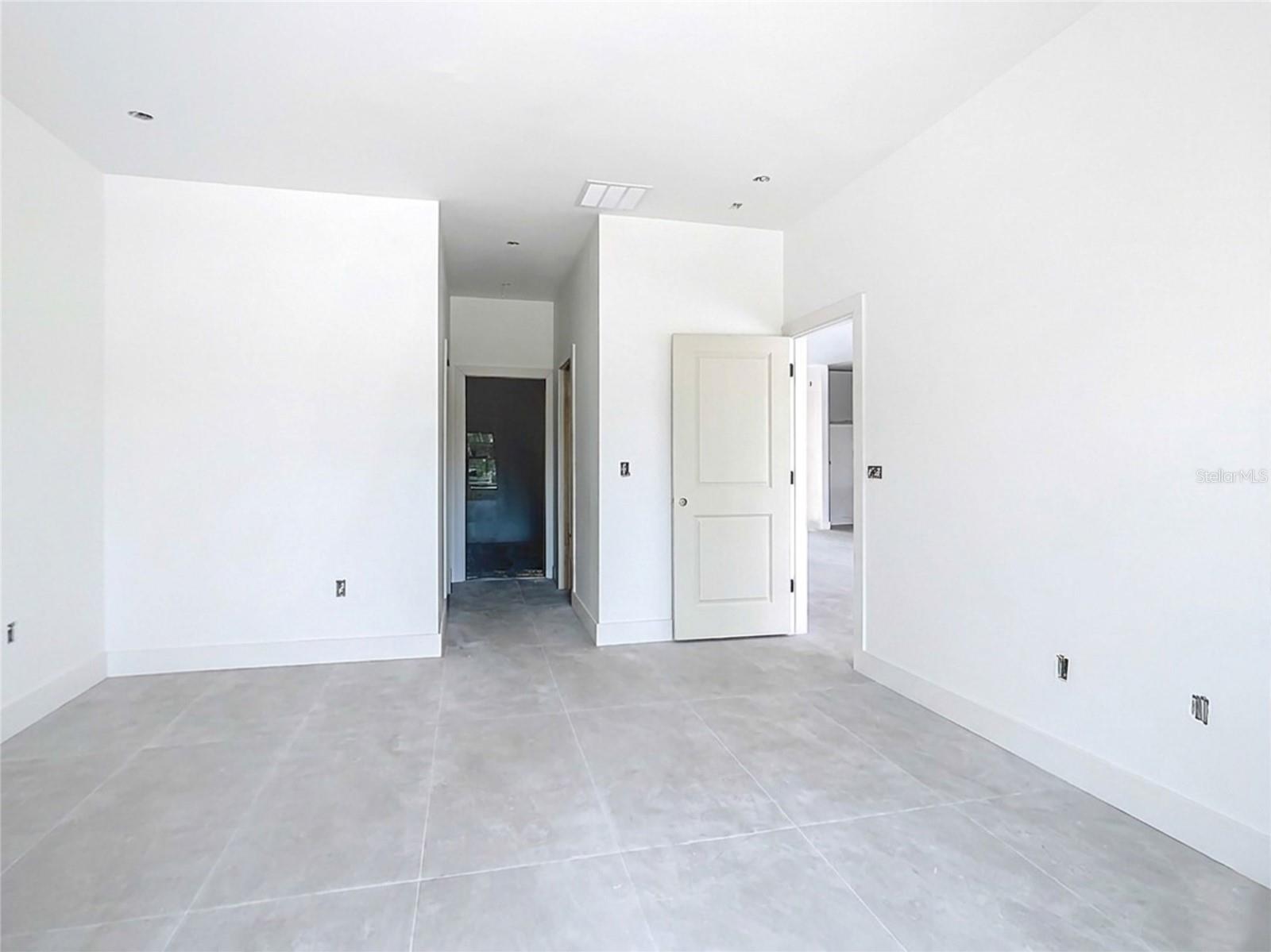 7731 PINEDALE DR