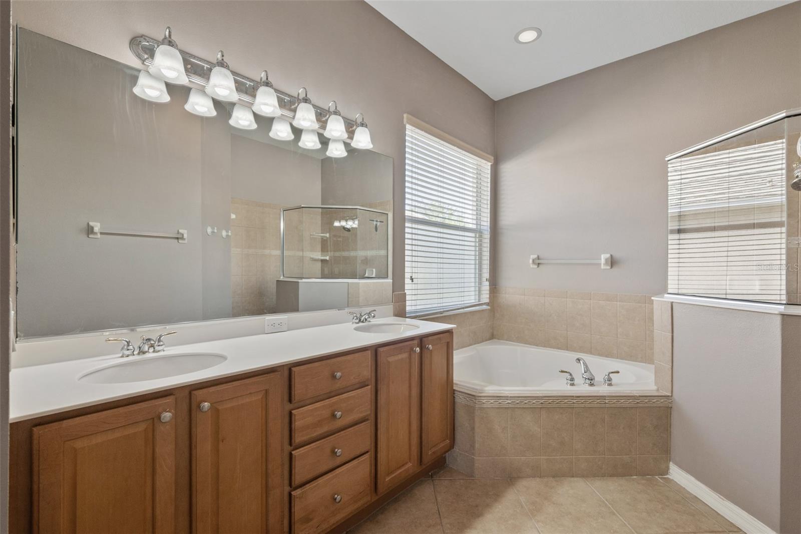 12150 MAPLE RIDGE DR