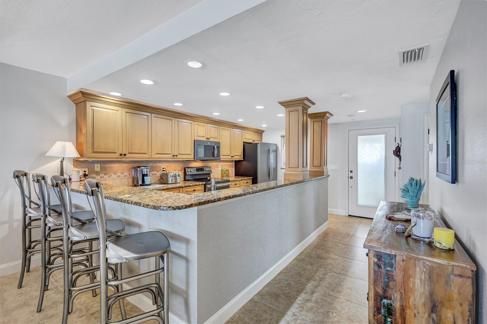 6140 MIDNIGHT PASS RD #501