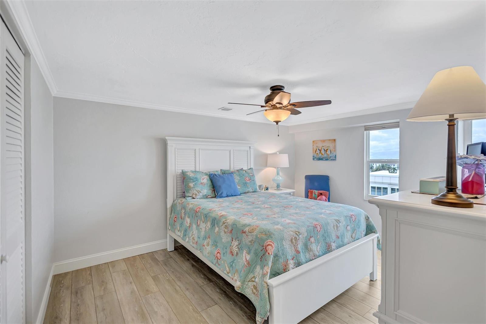 6140 MIDNIGHT PASS RD #501