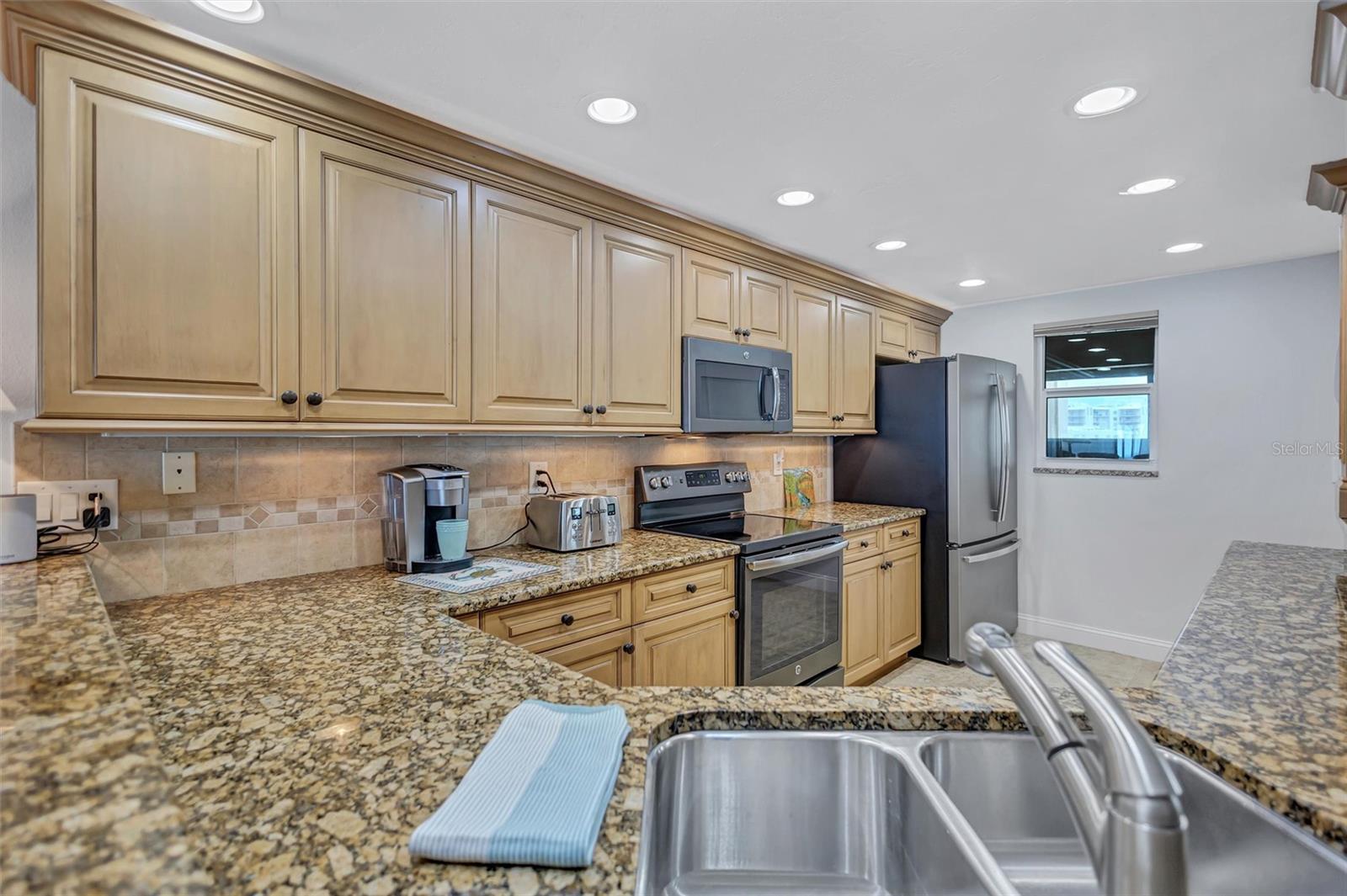 6140 MIDNIGHT PASS RD #501