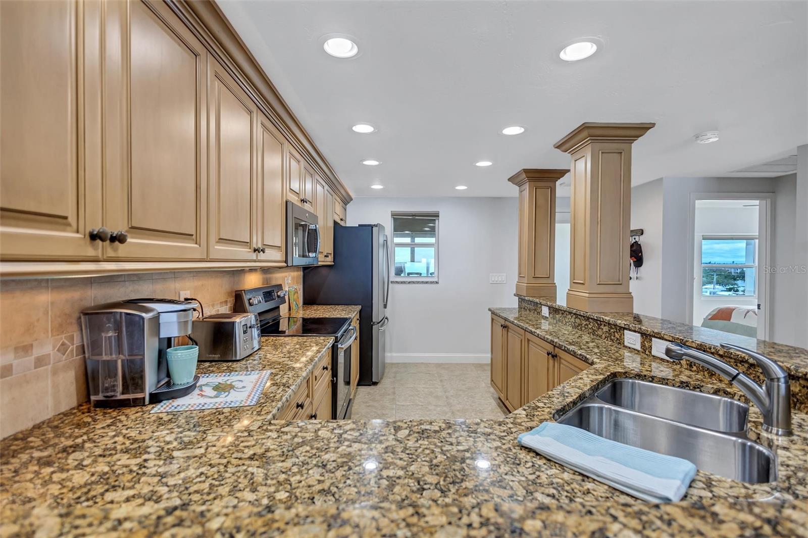 6140 MIDNIGHT PASS RD #501