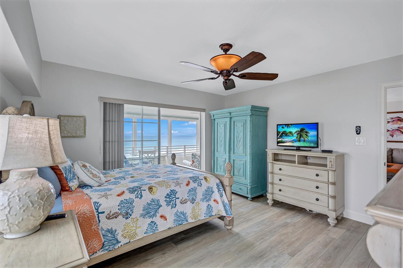 6140 MIDNIGHT PASS RD #501