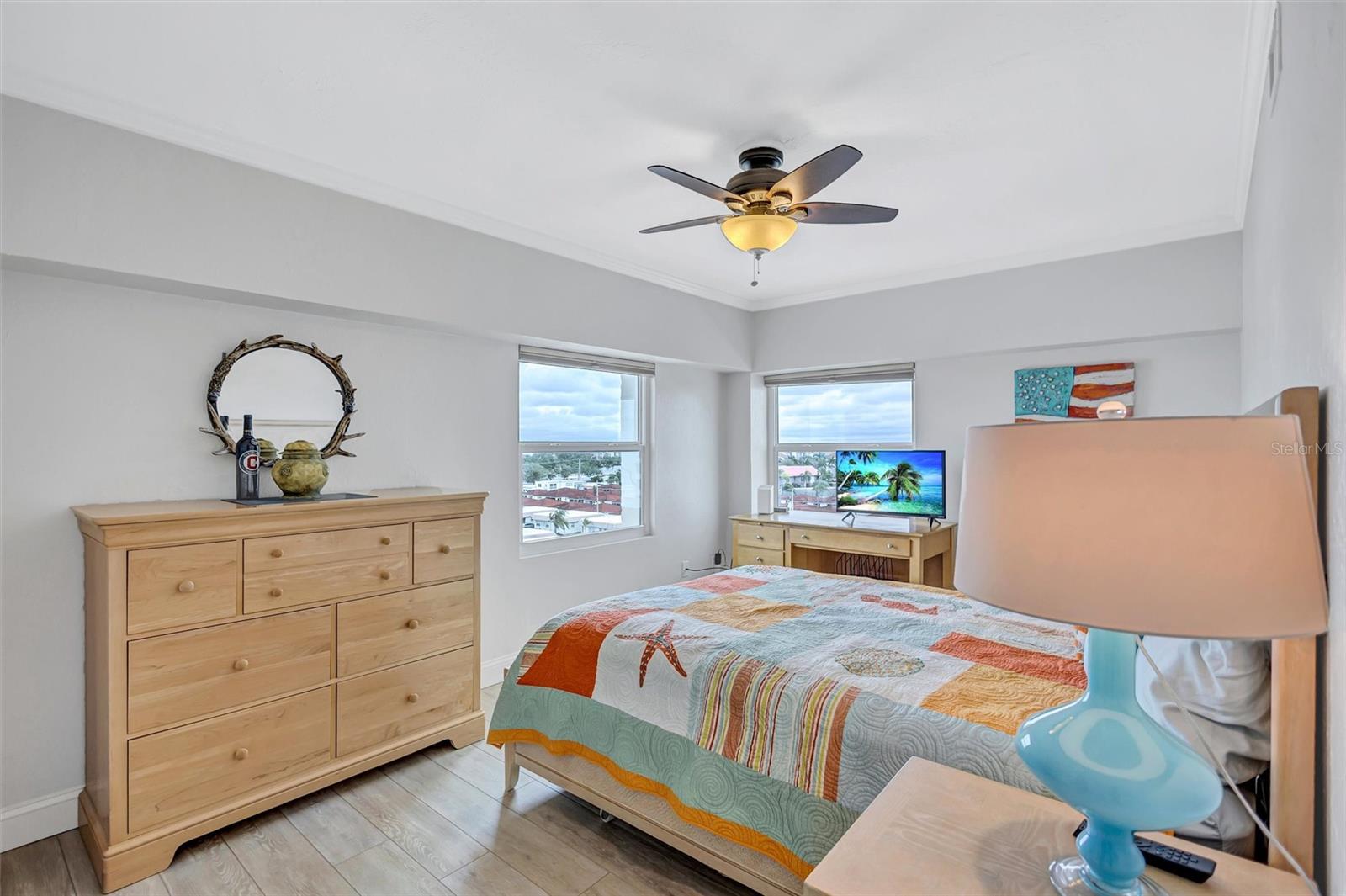 6140 MIDNIGHT PASS RD #501