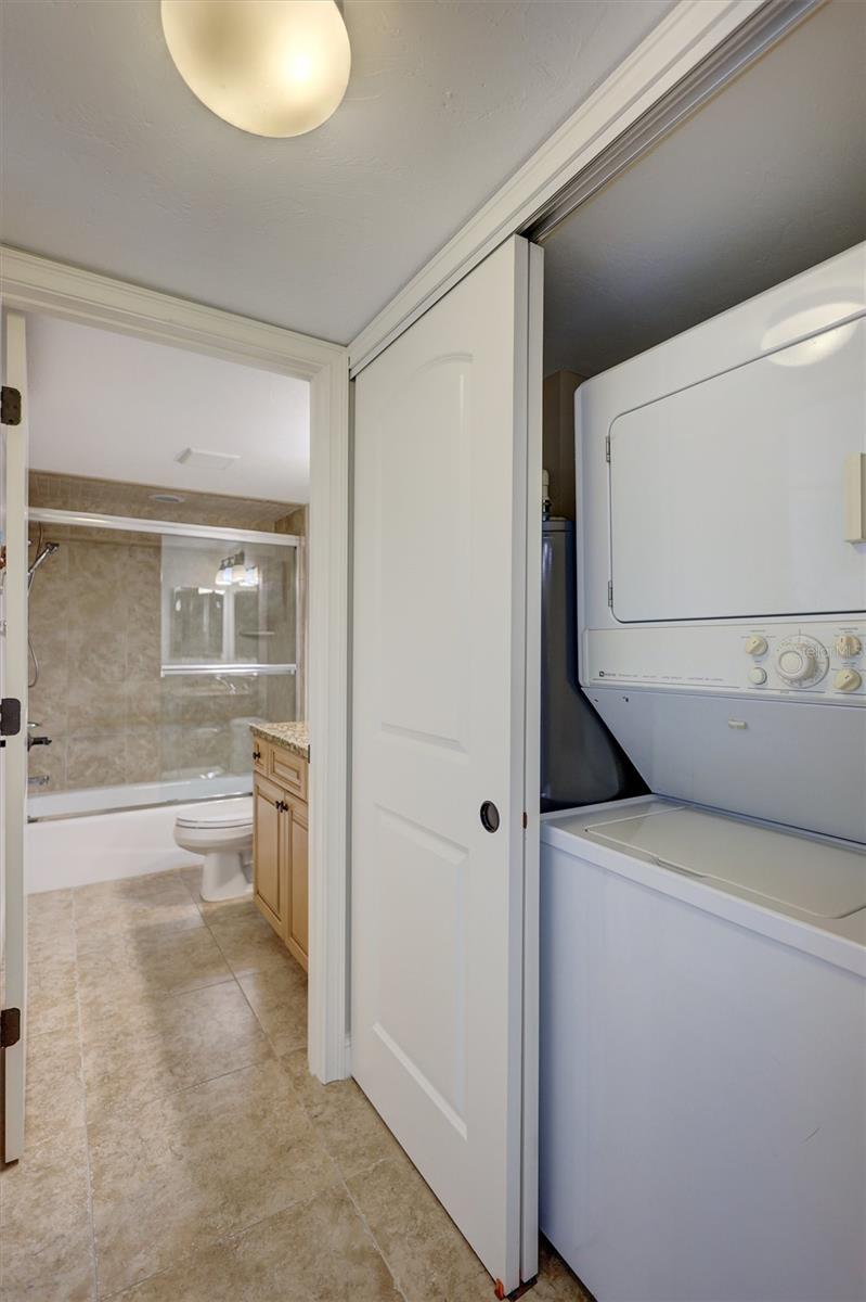 6140 MIDNIGHT PASS RD #501