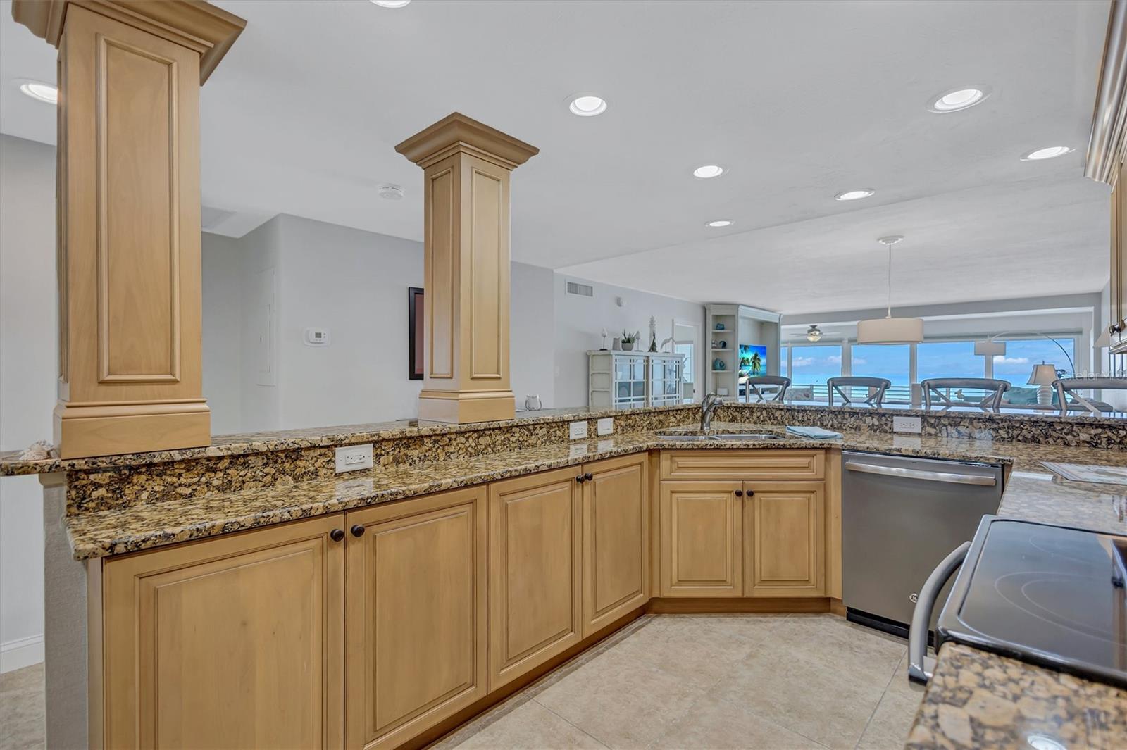 6140 MIDNIGHT PASS RD #501