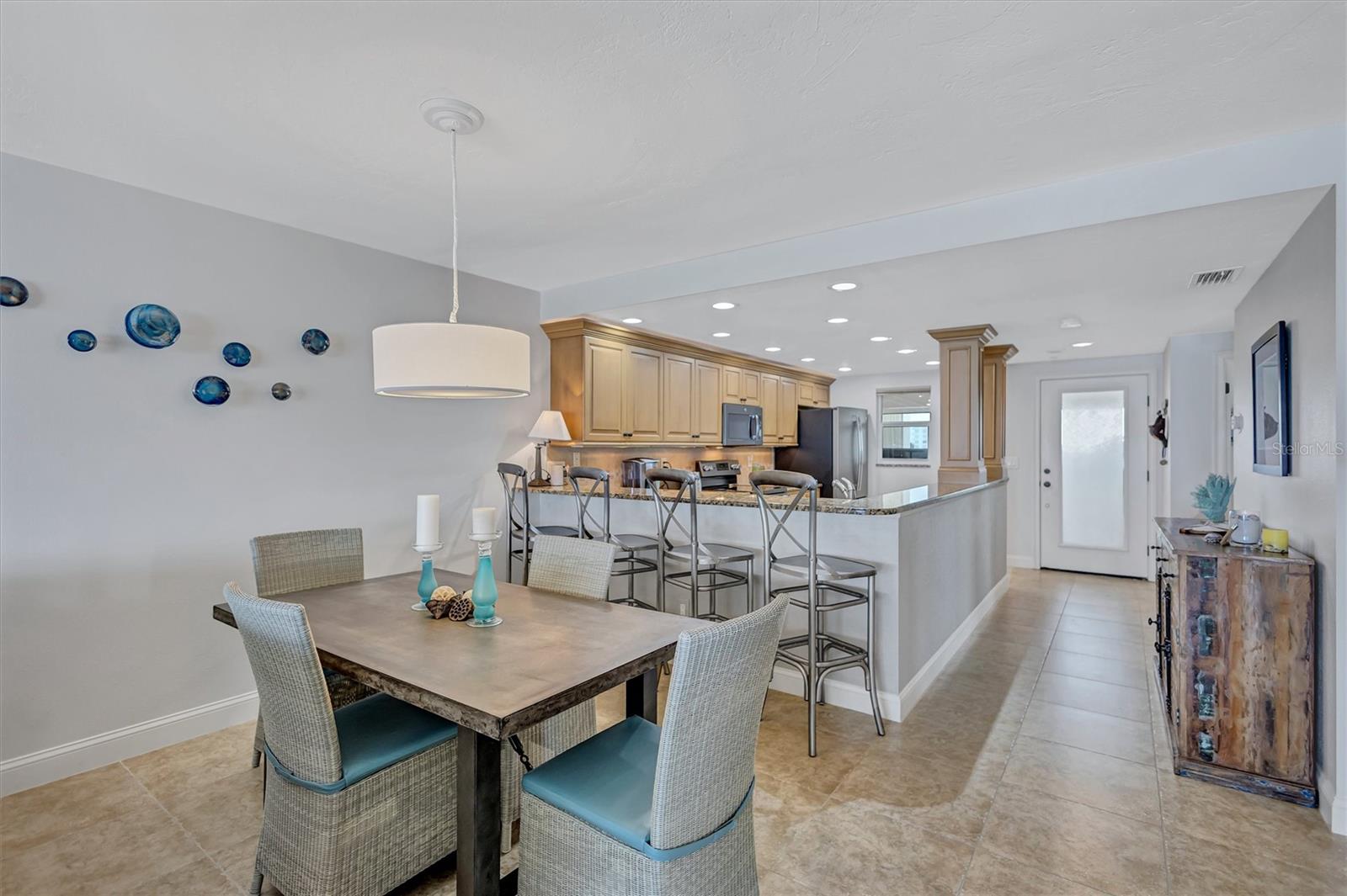 6140 MIDNIGHT PASS RD #501