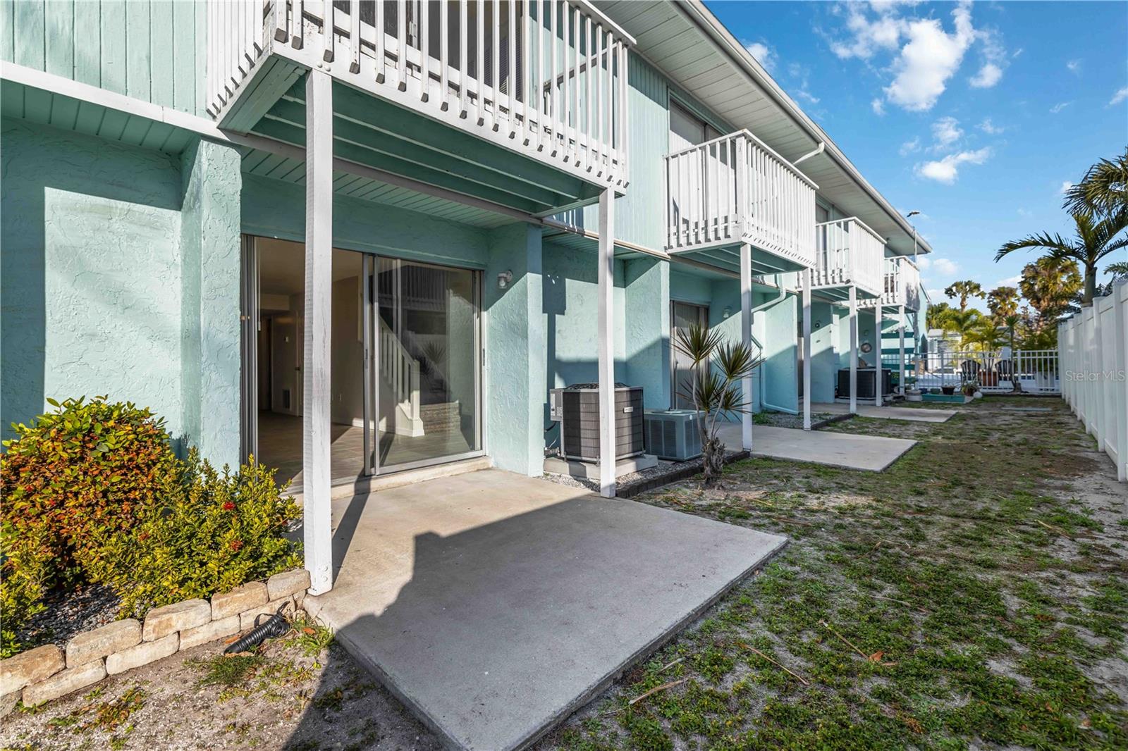 3569 BEE RIDGE