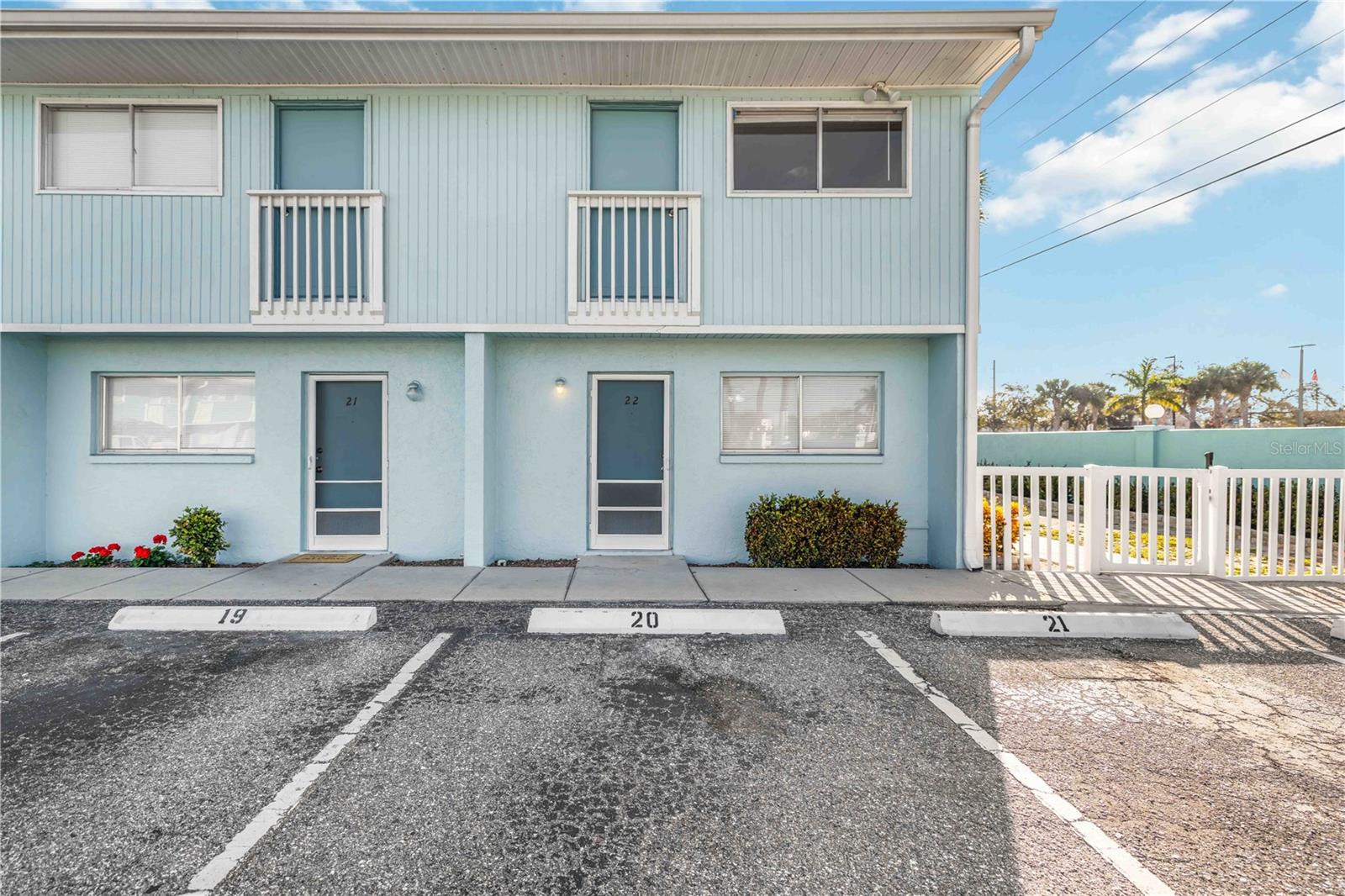 3569 BEE RIDGE