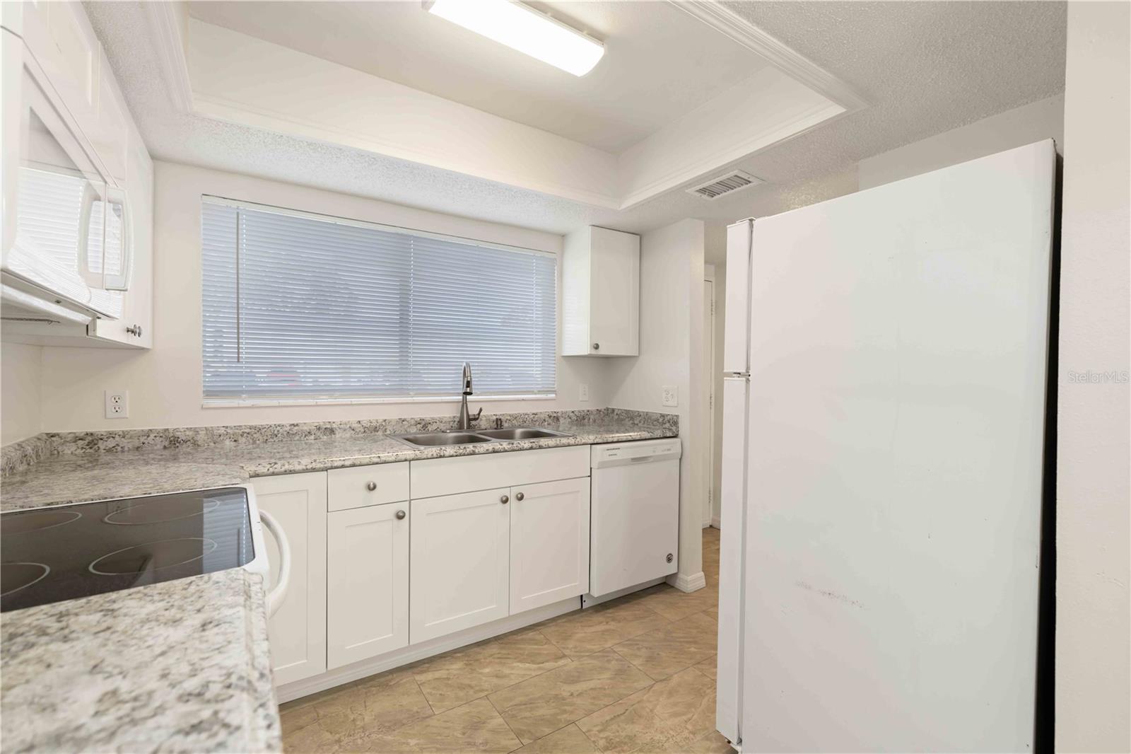 3569 BEE RIDGE