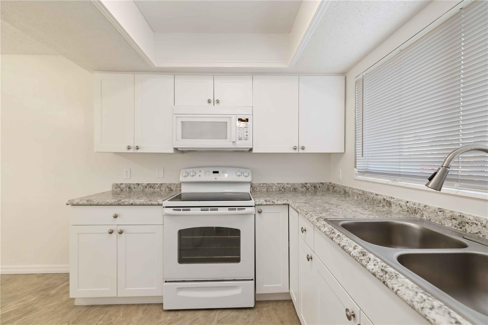 3569 BEE RIDGE