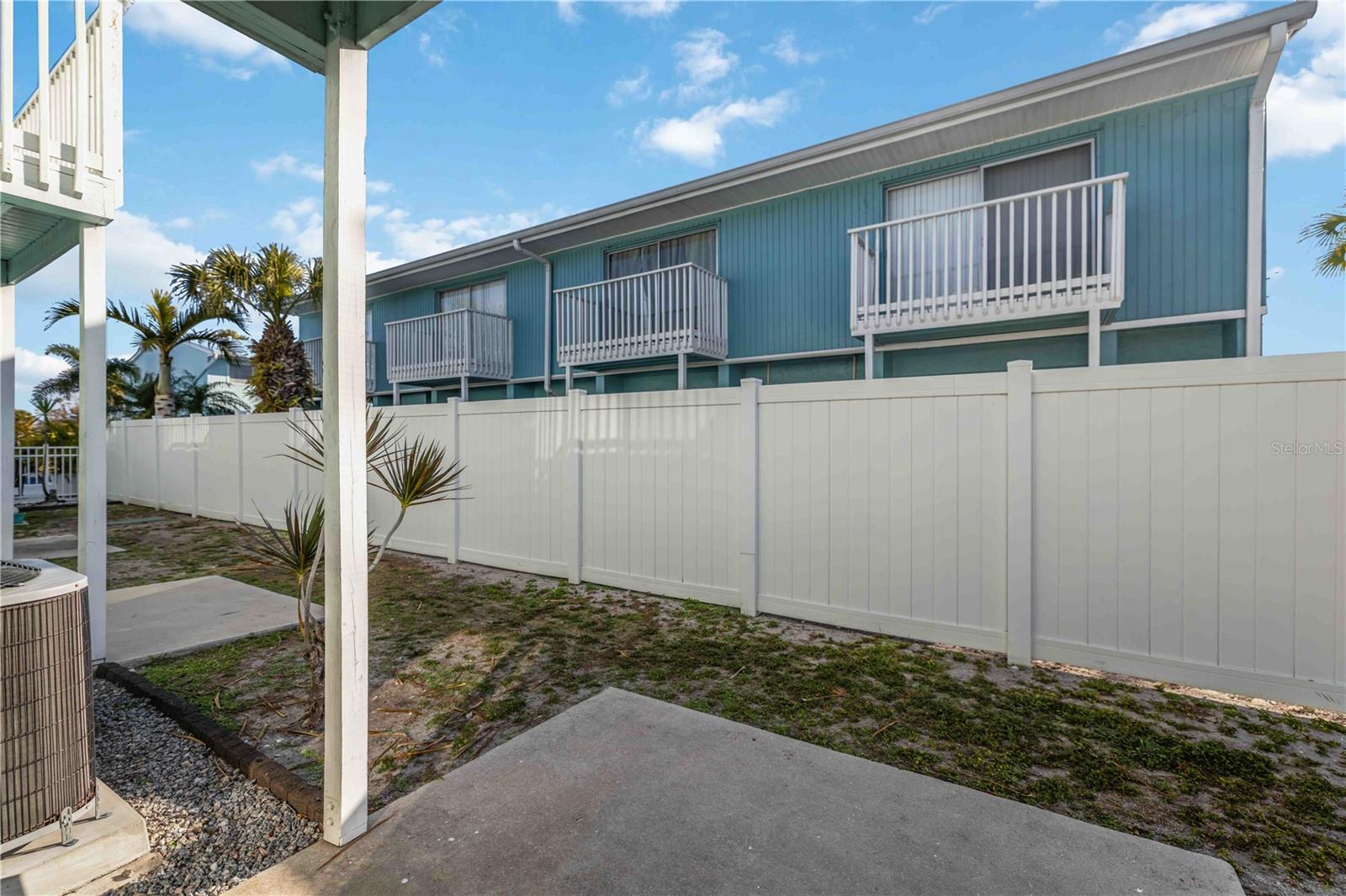 3569 BEE RIDGE