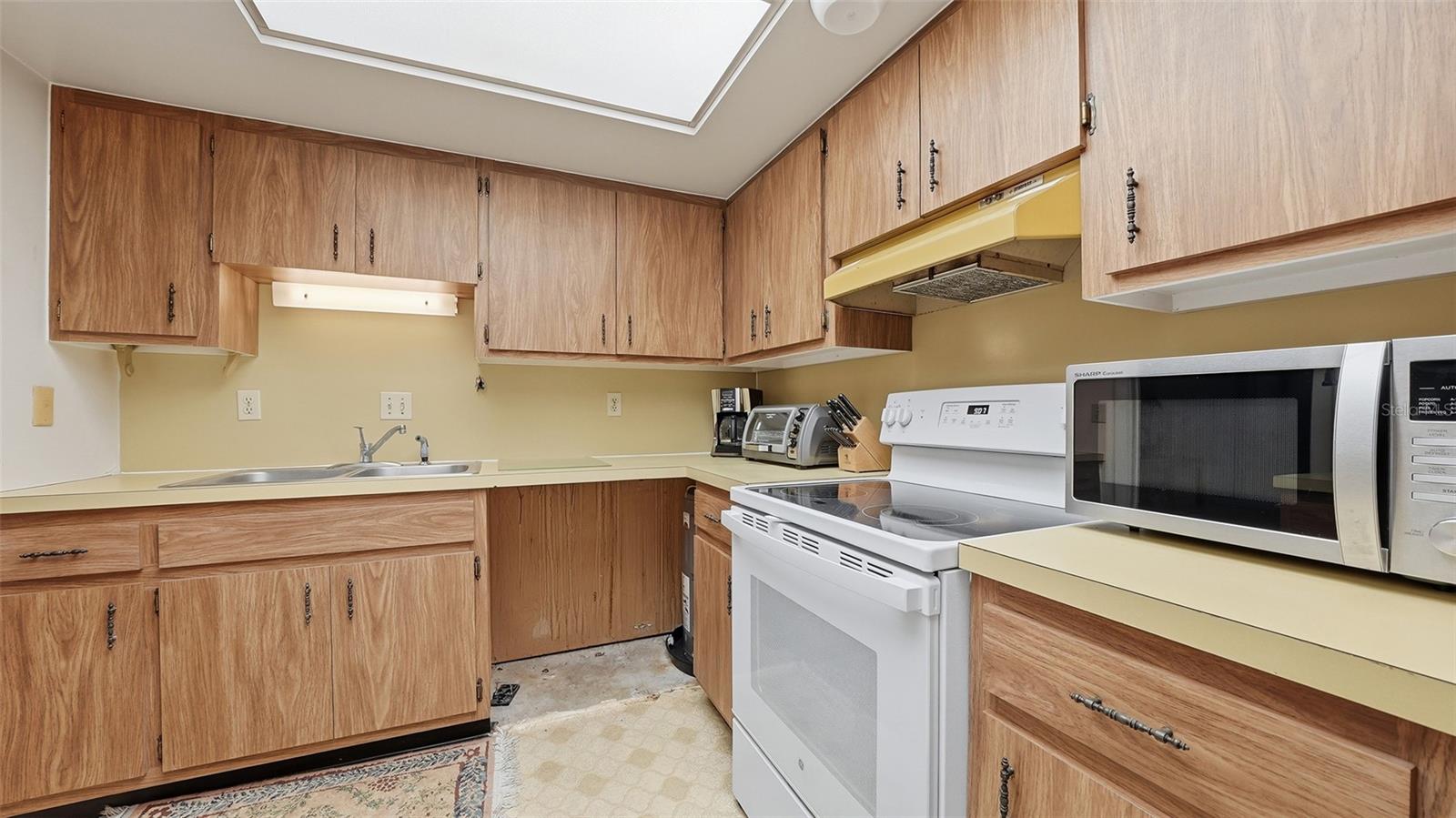 101 WHISPERING SANDS DR #301