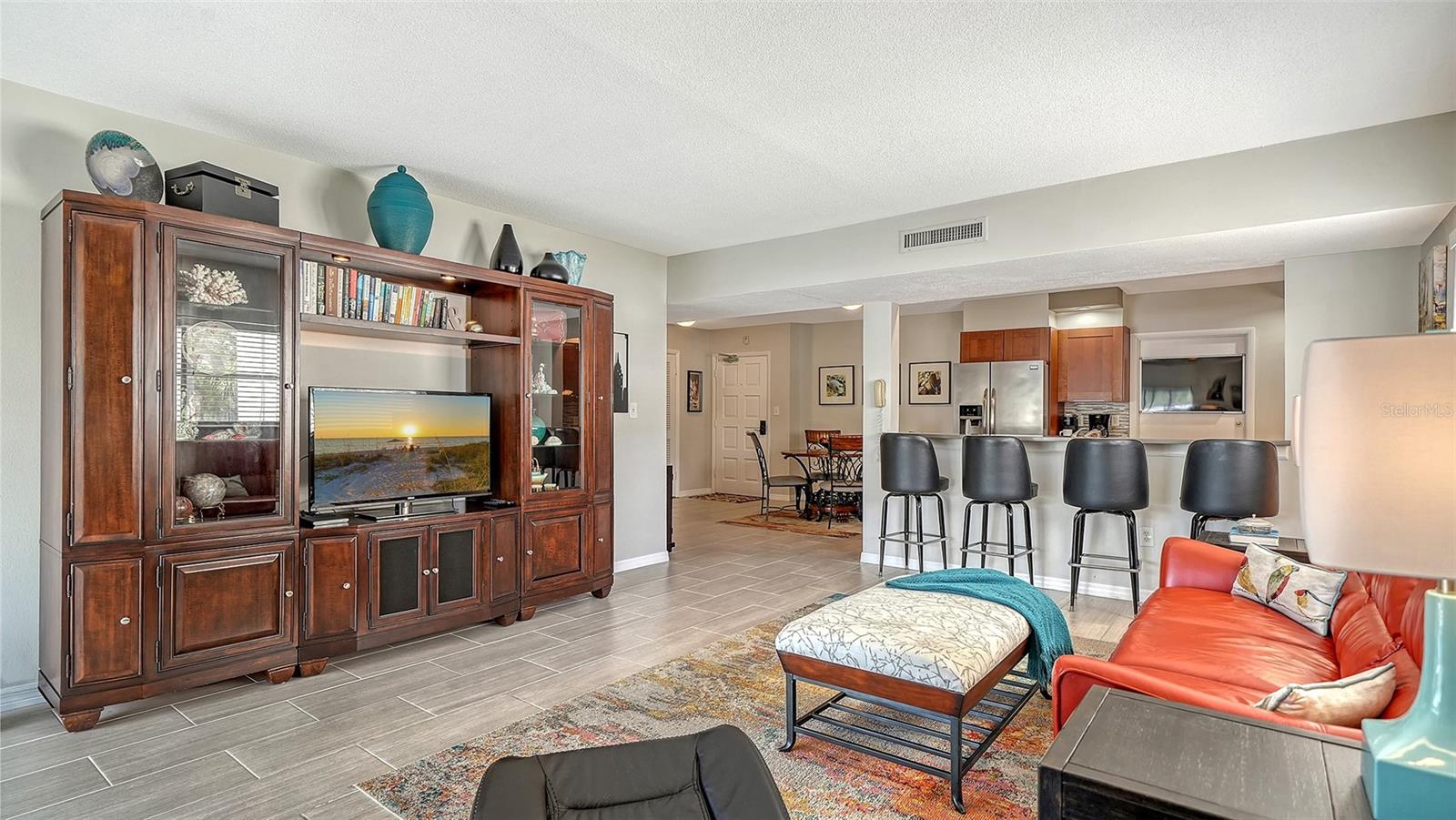 225 HOURGLASS WAY #202