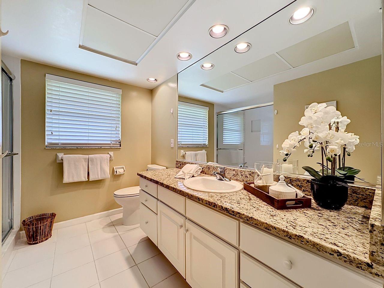 581 YARDARM LN