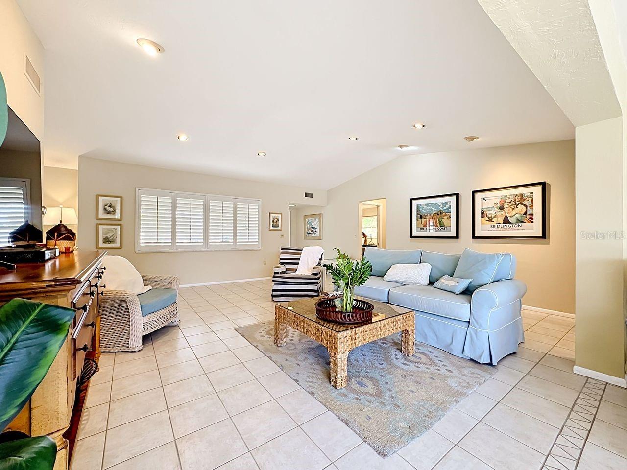 581 YARDARM LN