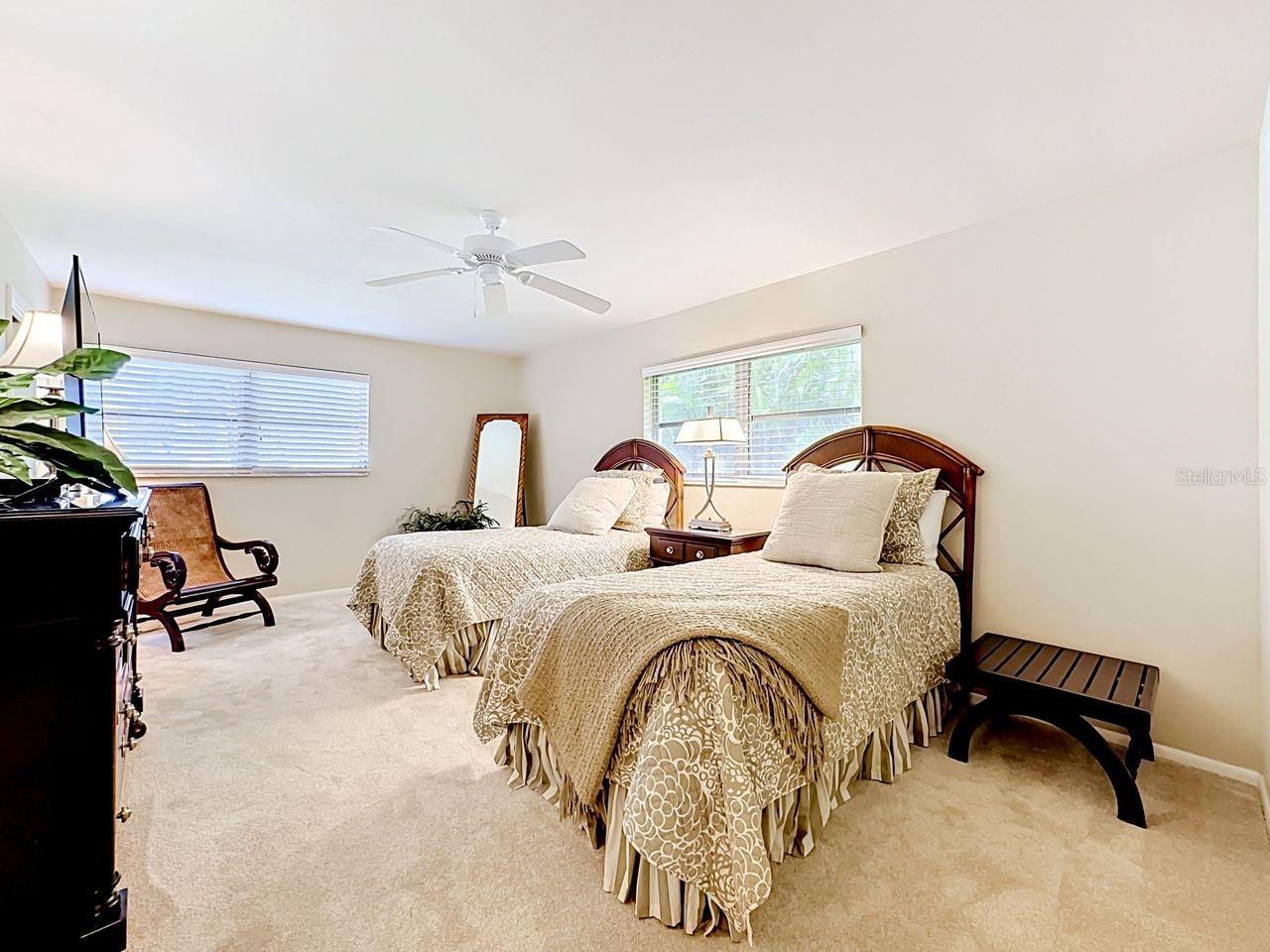 581 YARDARM LN