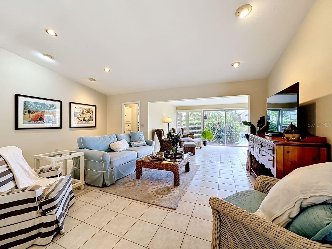 581 YARDARM LN