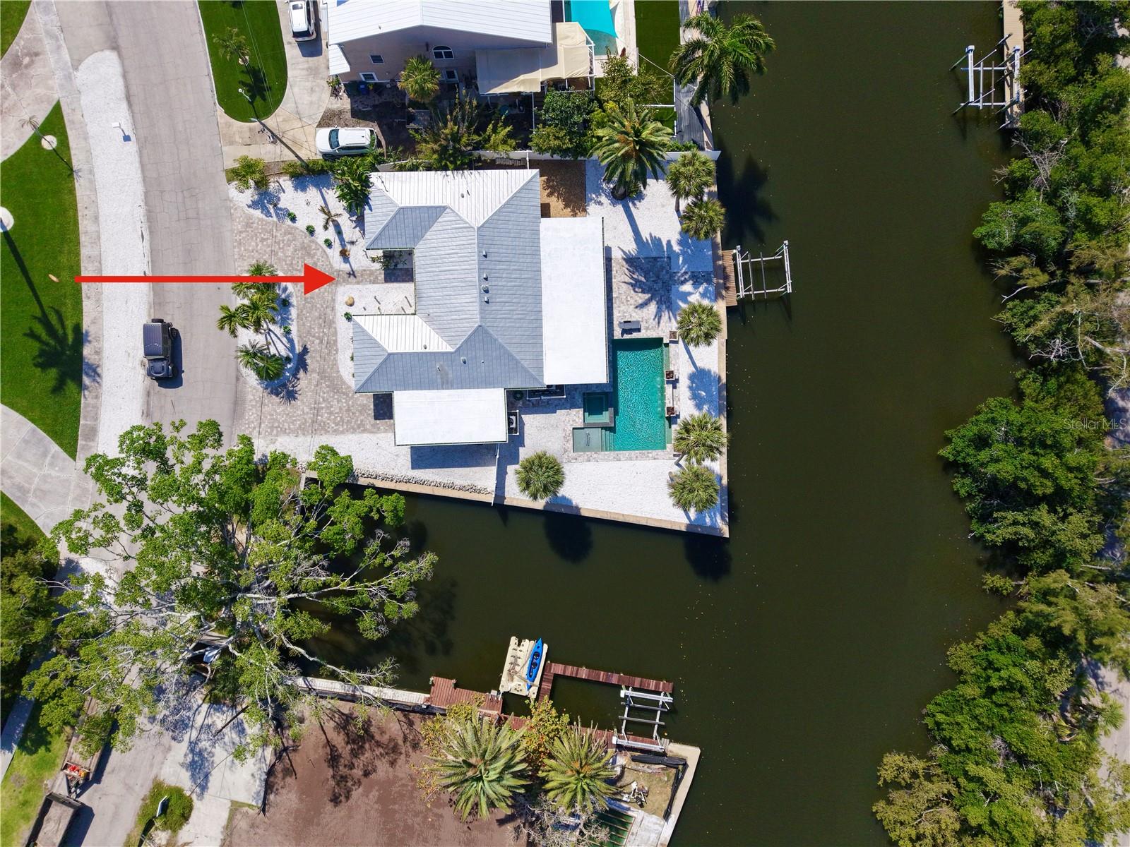 306 ISLAND CIR