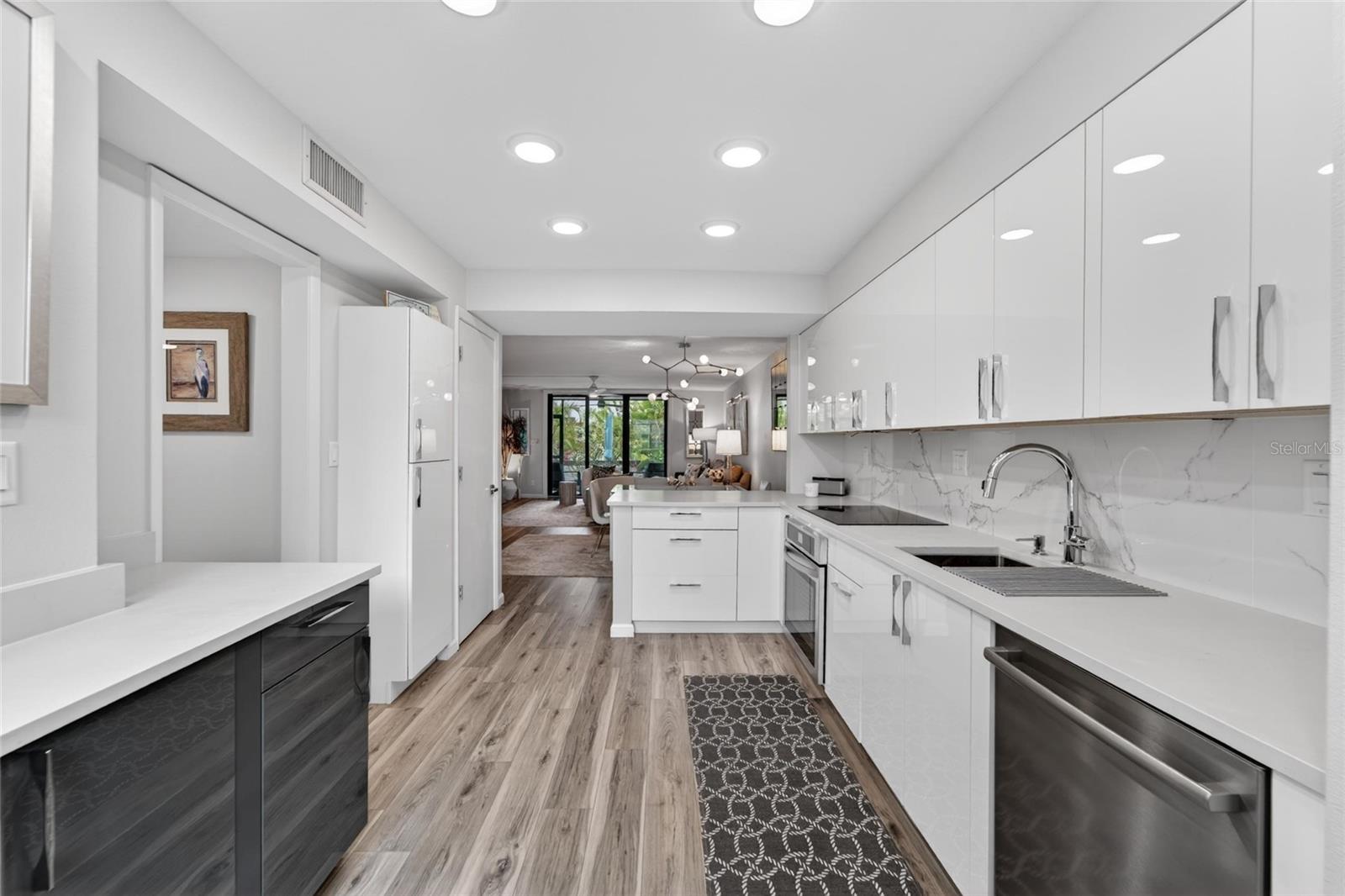 828 BAYPORT WAY #828