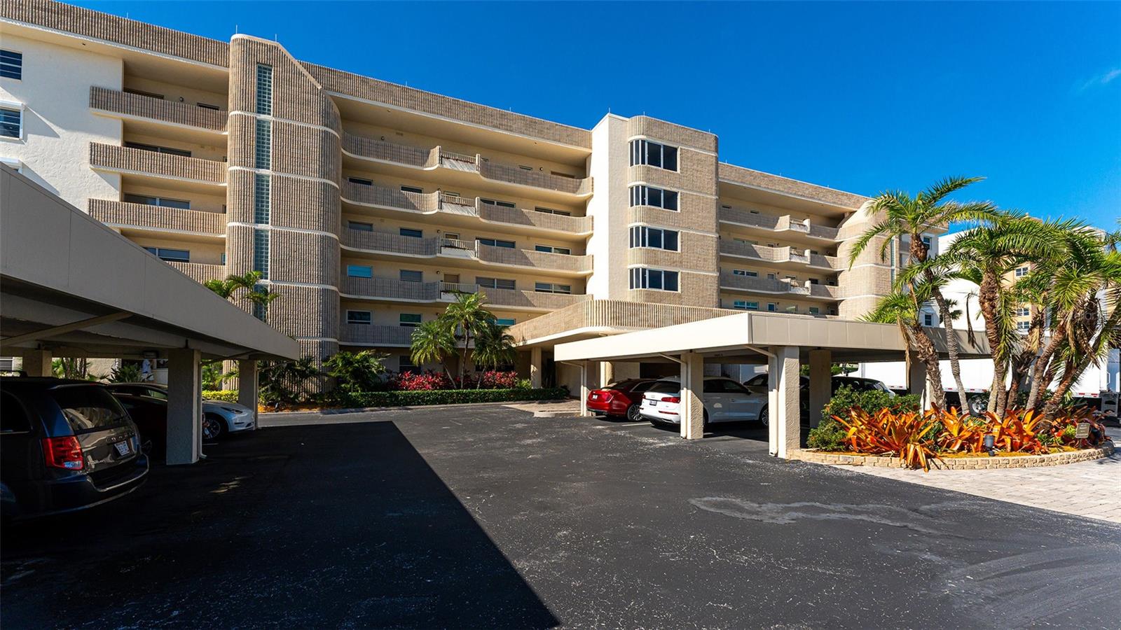 4325 GULF OF MEXICO DR #305
