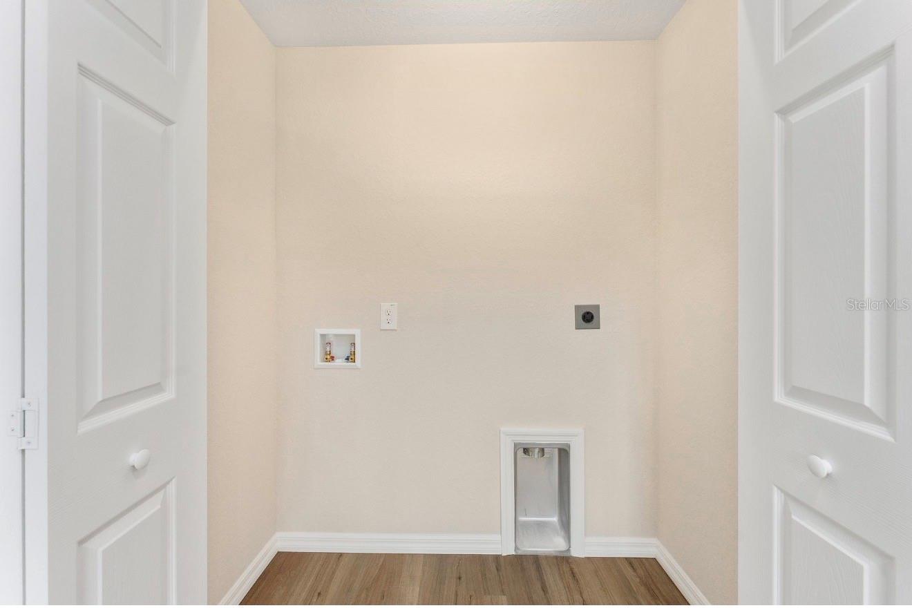 467 SW ALVAREZ RD