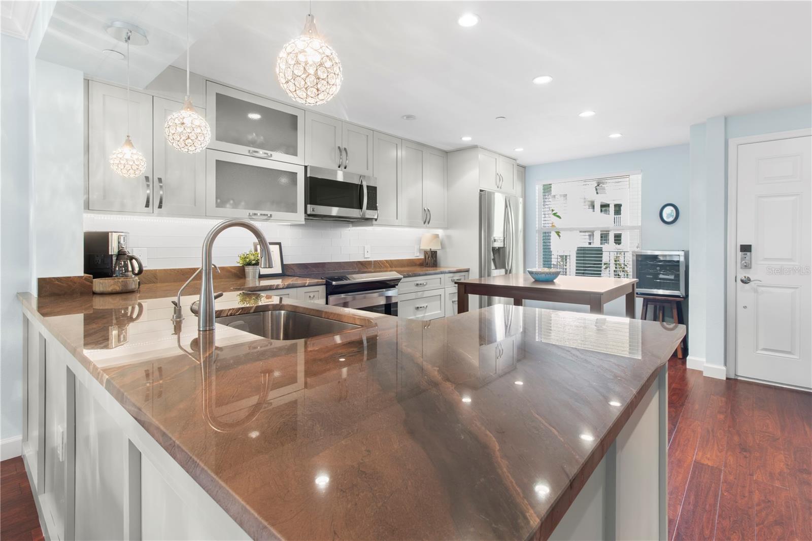 9320 CLUBSIDE CIR #2201