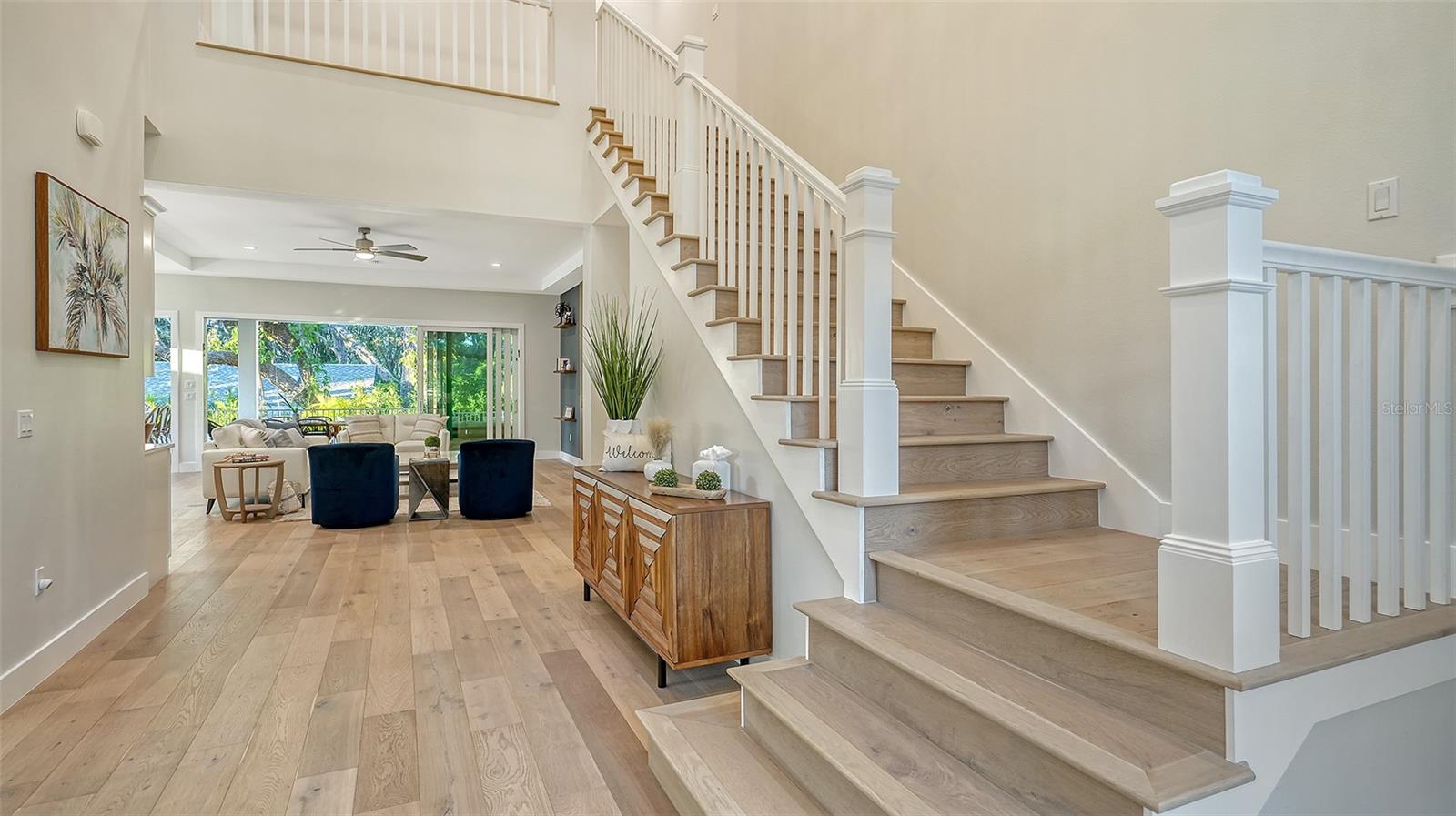 1537 SIESTA DR