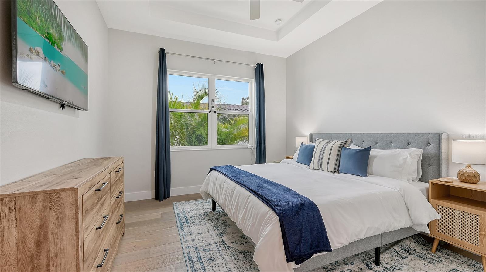 1537 SIESTA DR